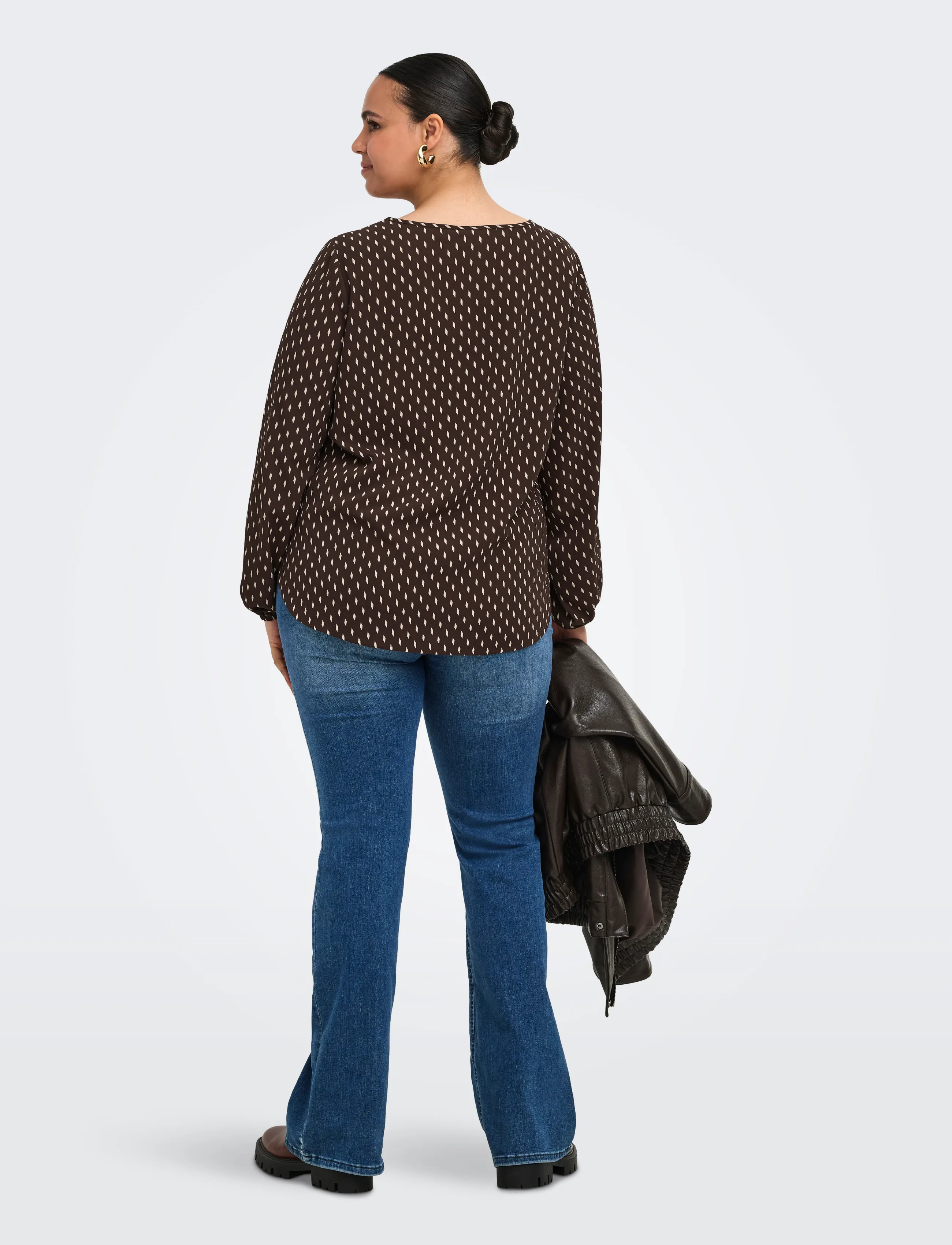 ONLY Carmakoma - CARVICA L/S V-NECK TOP WVN NOOS - coffee bean - 3