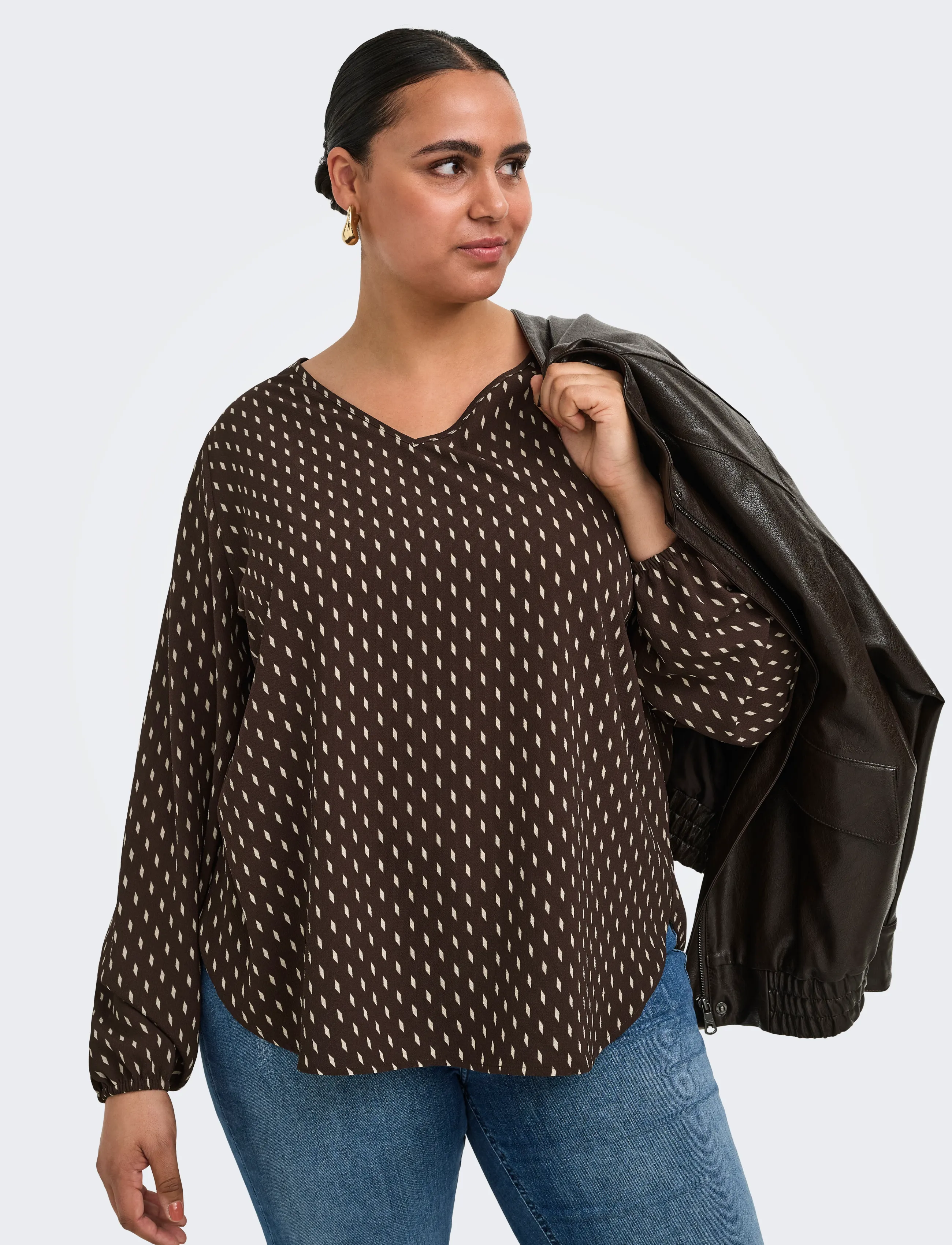 ONLY Carmakoma Carvica L/S V-Neck Top Wvn Noos blusar dam – bild 6