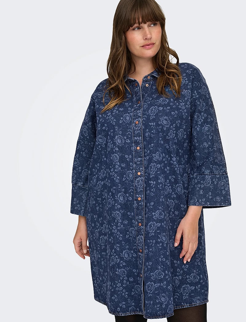 ONLY Carmakoma - CARGRACE 3/4 ROSE DNM DRESS PIM - hemdkleider - medium blue denim - 5