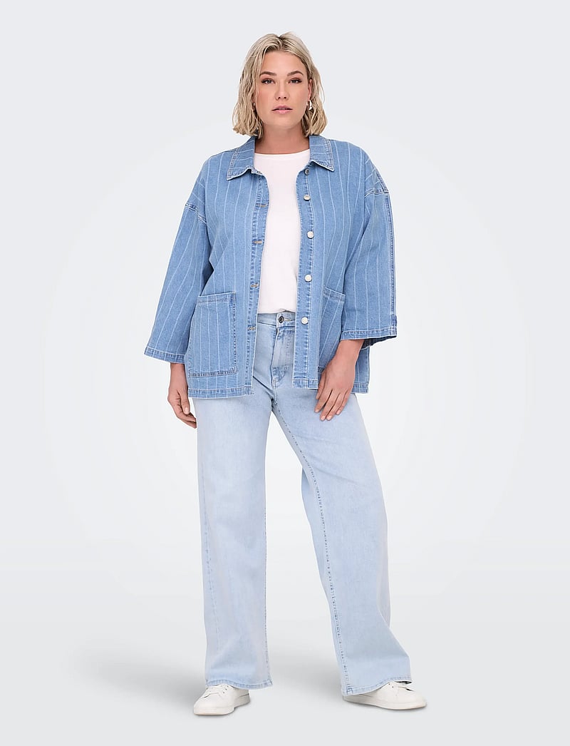 ONLY Carmakoma - CARKIRSI LS STRIPED DNM JACKET GUA - spring jackets - light blue denim - 4