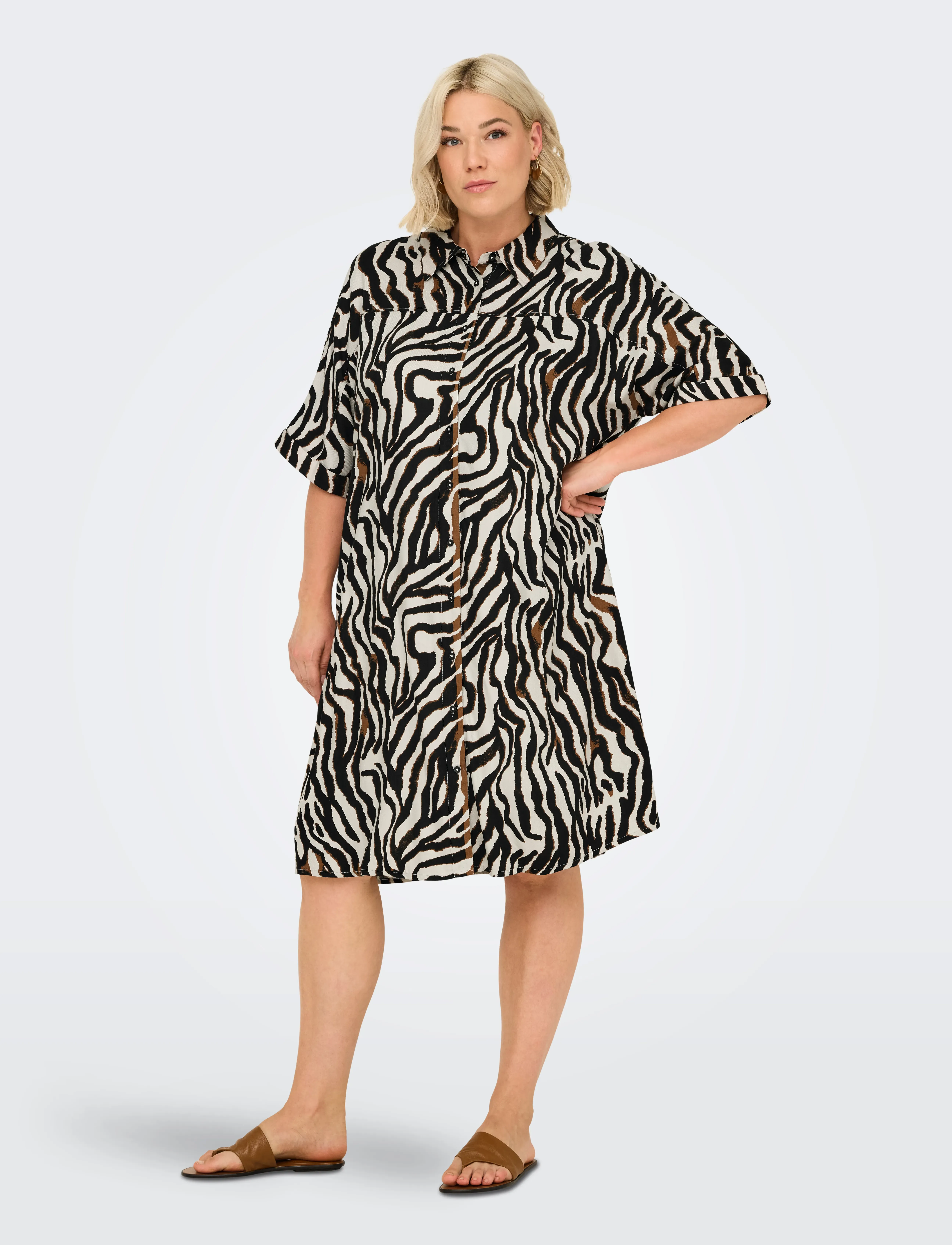 ONLY Carmakoma - CARBERTE LIFE 2/4 BLK SHIRT DRESS AOP - pumice stone - 5