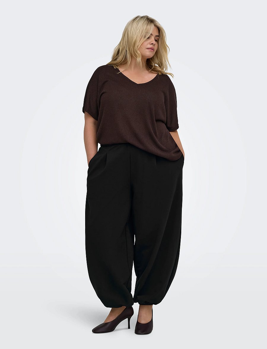 ONLY Carmakoma - CARTAMMI 3/4 V-NECK BATWING BLOUSE JRS - kortærmede bluser - black coffee - 4