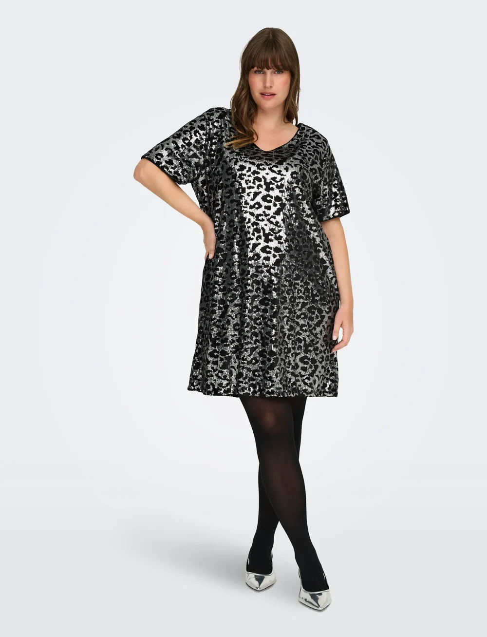 ONLY Carmakoma - CARLEONORA LIFE S/S V-NECK ABK DRESS - paillettenkleider - black - 0