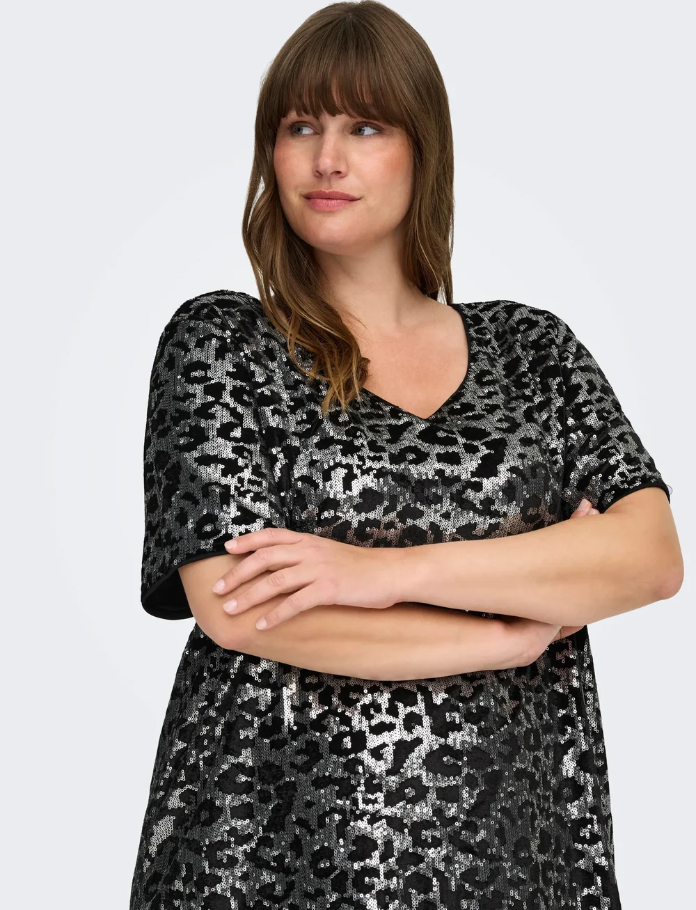 ONLY Carmakoma - CARLEONORA LIFE S/S V-NECK ABK DRESS - paillettenkleider - black - 5