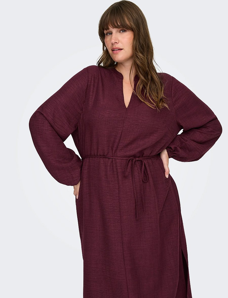ONLY Carmakoma - CARBAY LS V-NECK BLK DRESS WVN BF - skjortekjoler - winetasting - 4