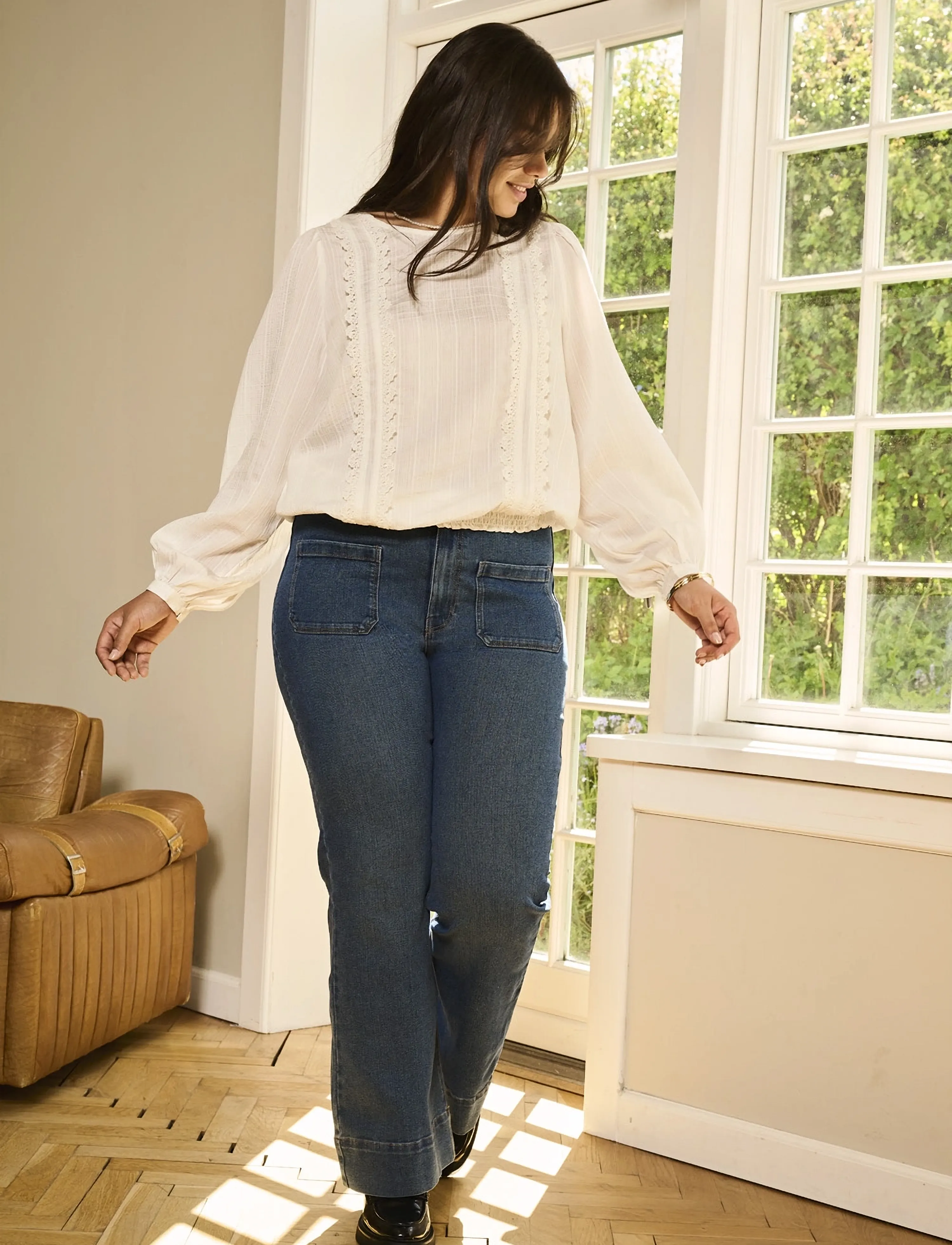 ONLY Carmakoma - CARCYPRESS HW POCKET FLARE DNM PIM - flared jeans - medium blue denim - 2