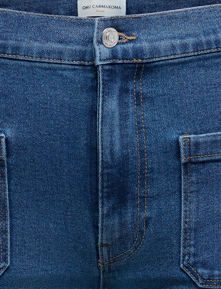 ONLY Carmakoma - CARCYPRESS HW POCKET FLARE DNM PIM - flared jeans - medium blue denim - 3