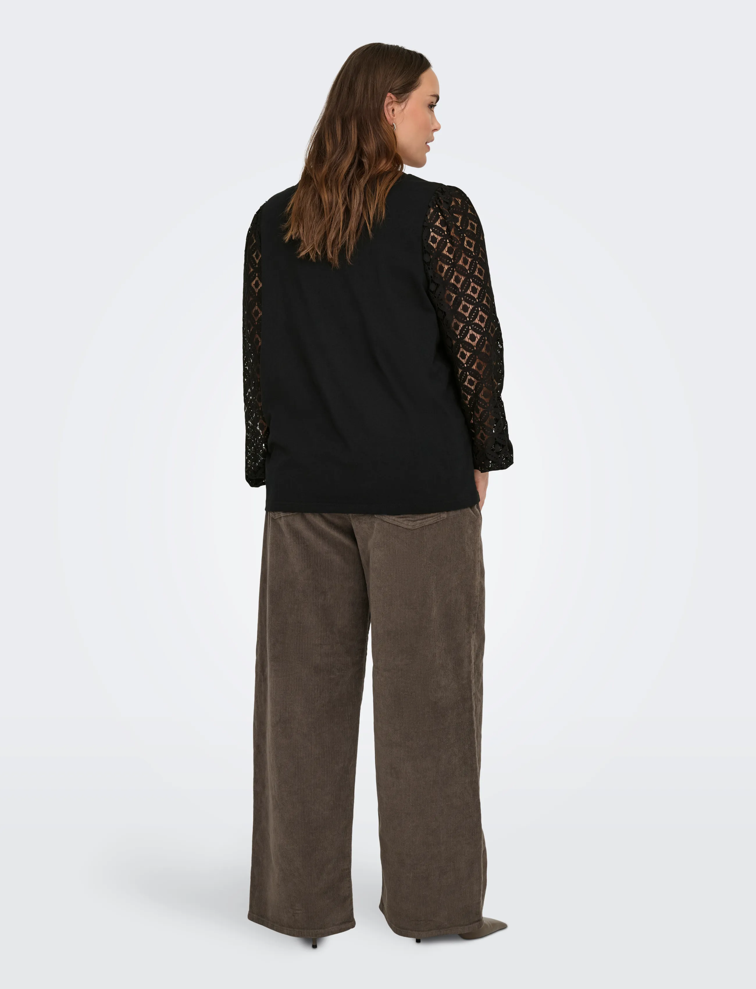 ONLY Carmakoma - CAREFFIE LS V-NECK BLOUSE JRS - black - 3