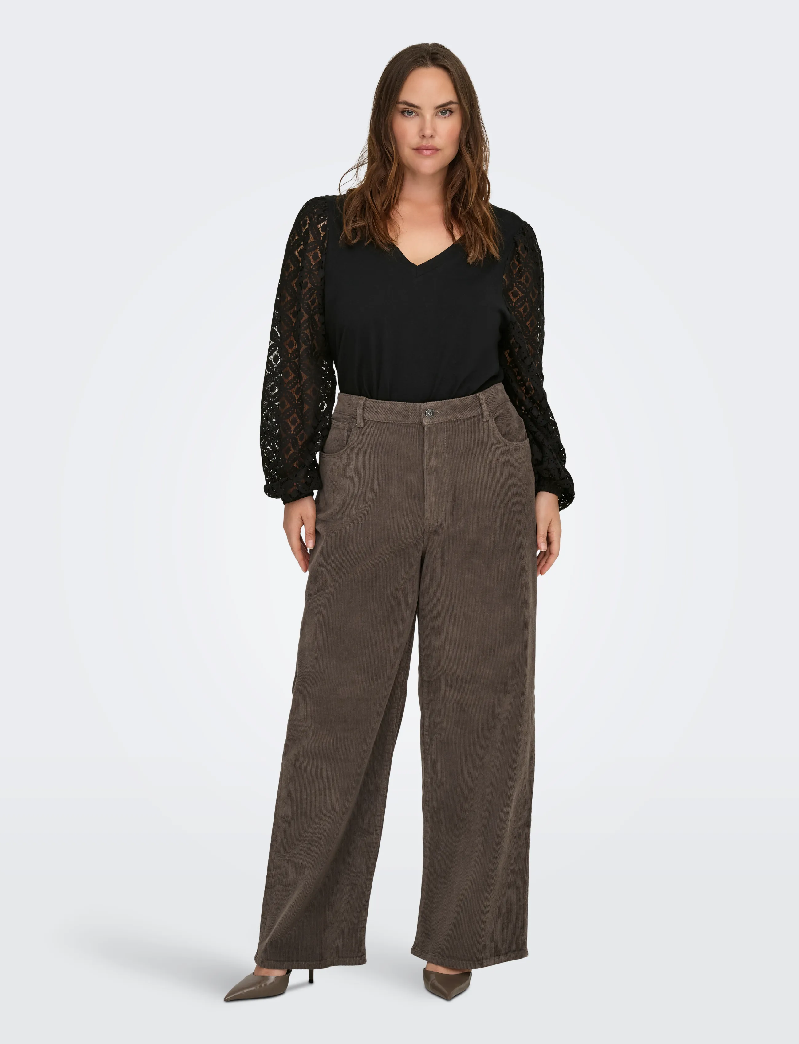 ONLY Carmakoma - CAREFFIE LS V-NECK BLOUSE JRS - black - 4