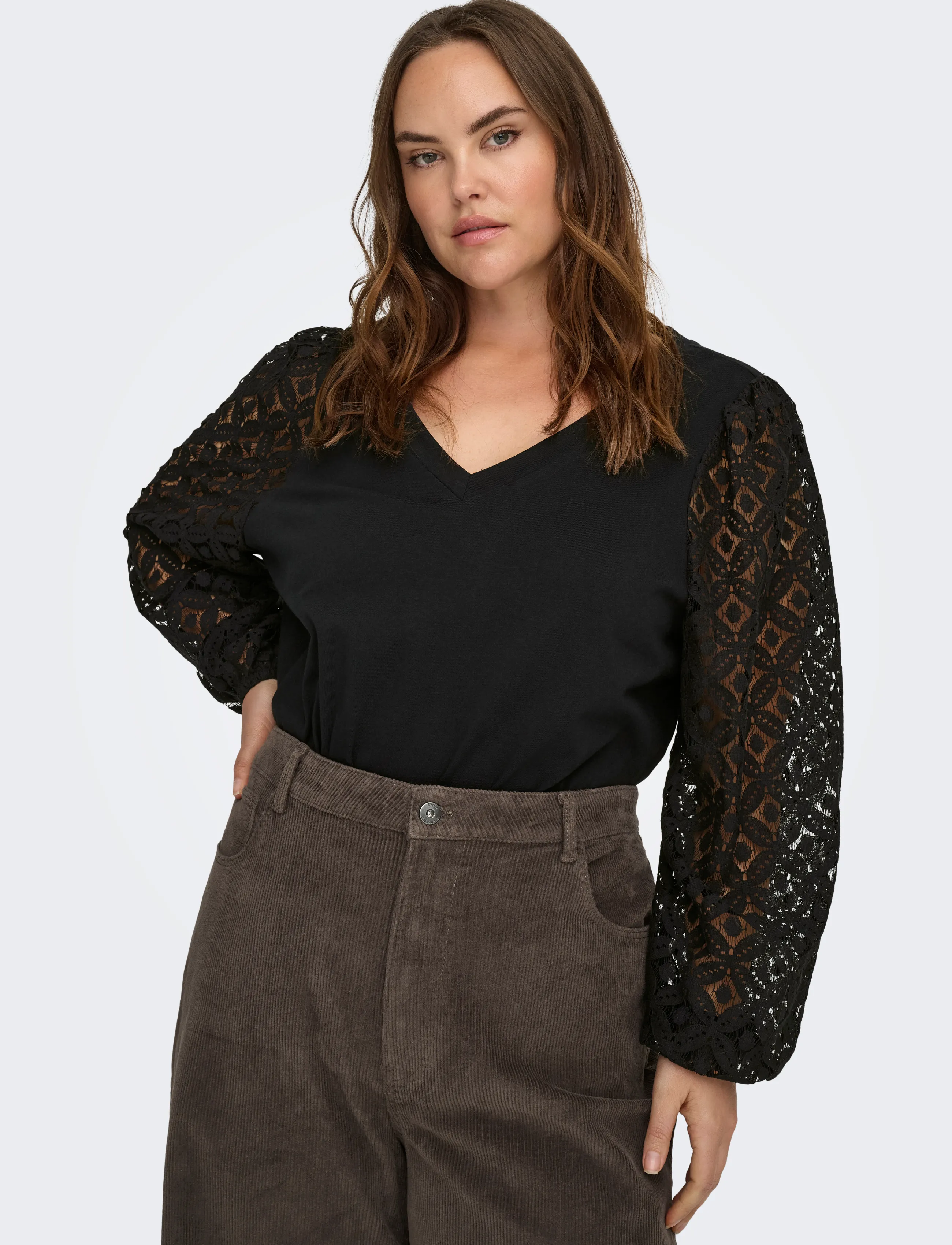 ONLY Carmakoma - CAREFFIE LS V-NECK BLOUSE JRS - black - 5