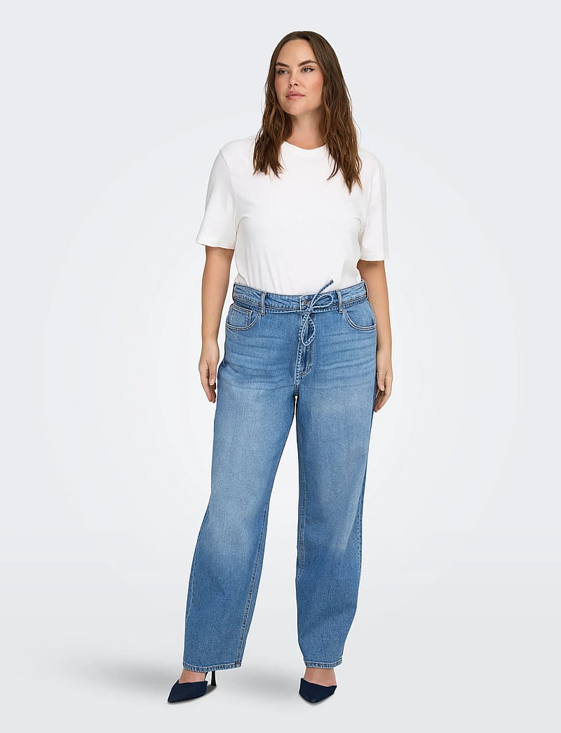 ONLY Carmakoma - CARGIANNA MW STRAIGHT AZ751 DNM NOOS - straight jeans - medium blue denim - 4