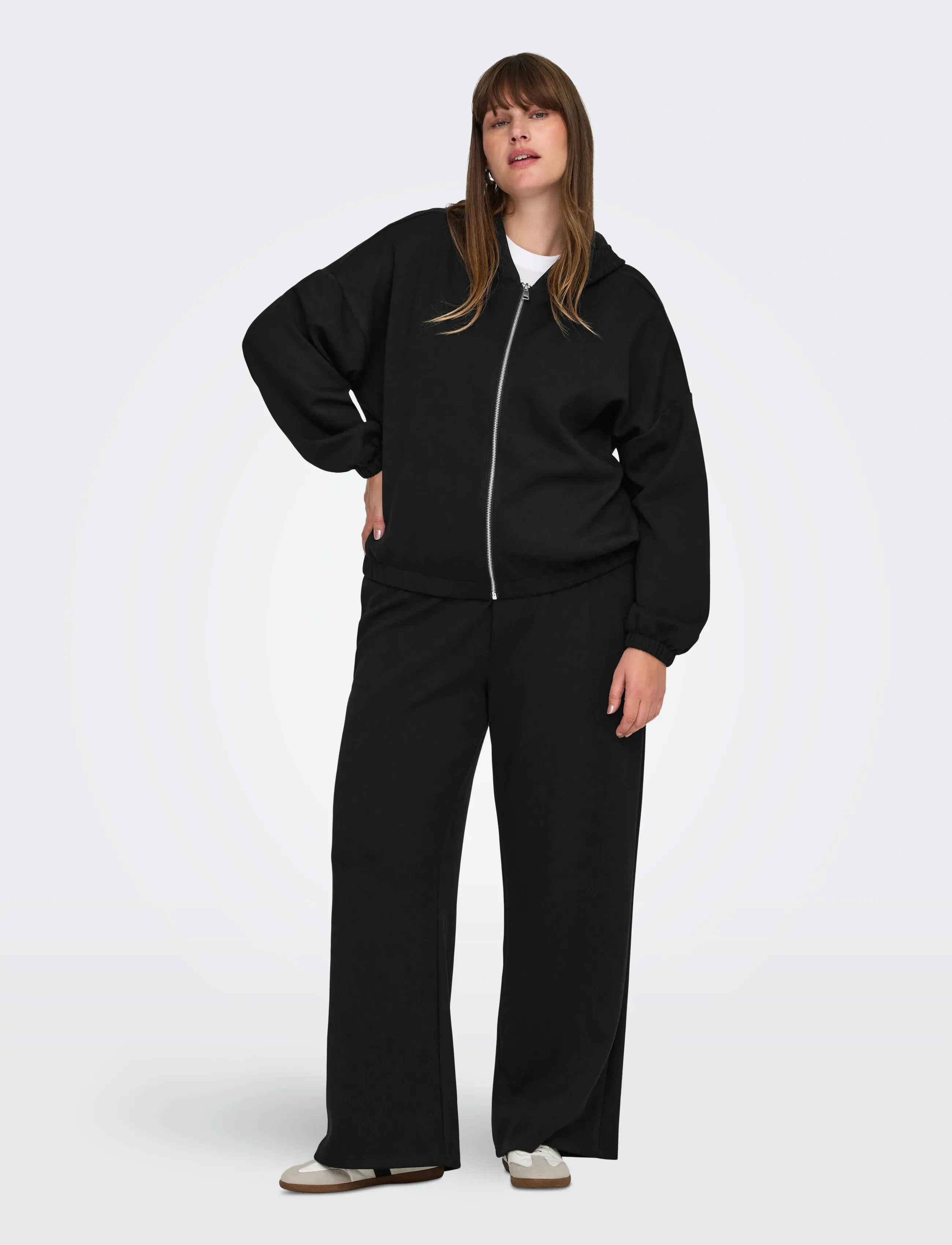 ONLY Carmakoma - CARSCARLETT LS ELASTIC ZIP HOOD SWT NOOS - kapuzenpullover - black - 0