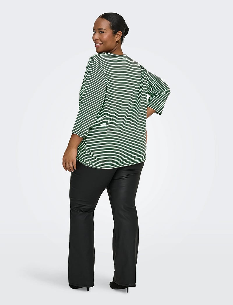 ONLY Carmakoma - CARLINA 3/4 SLEEVE V-NECK BLOUSE JRS - pikkade varrukatega alussärgid - laurel wreath - 3