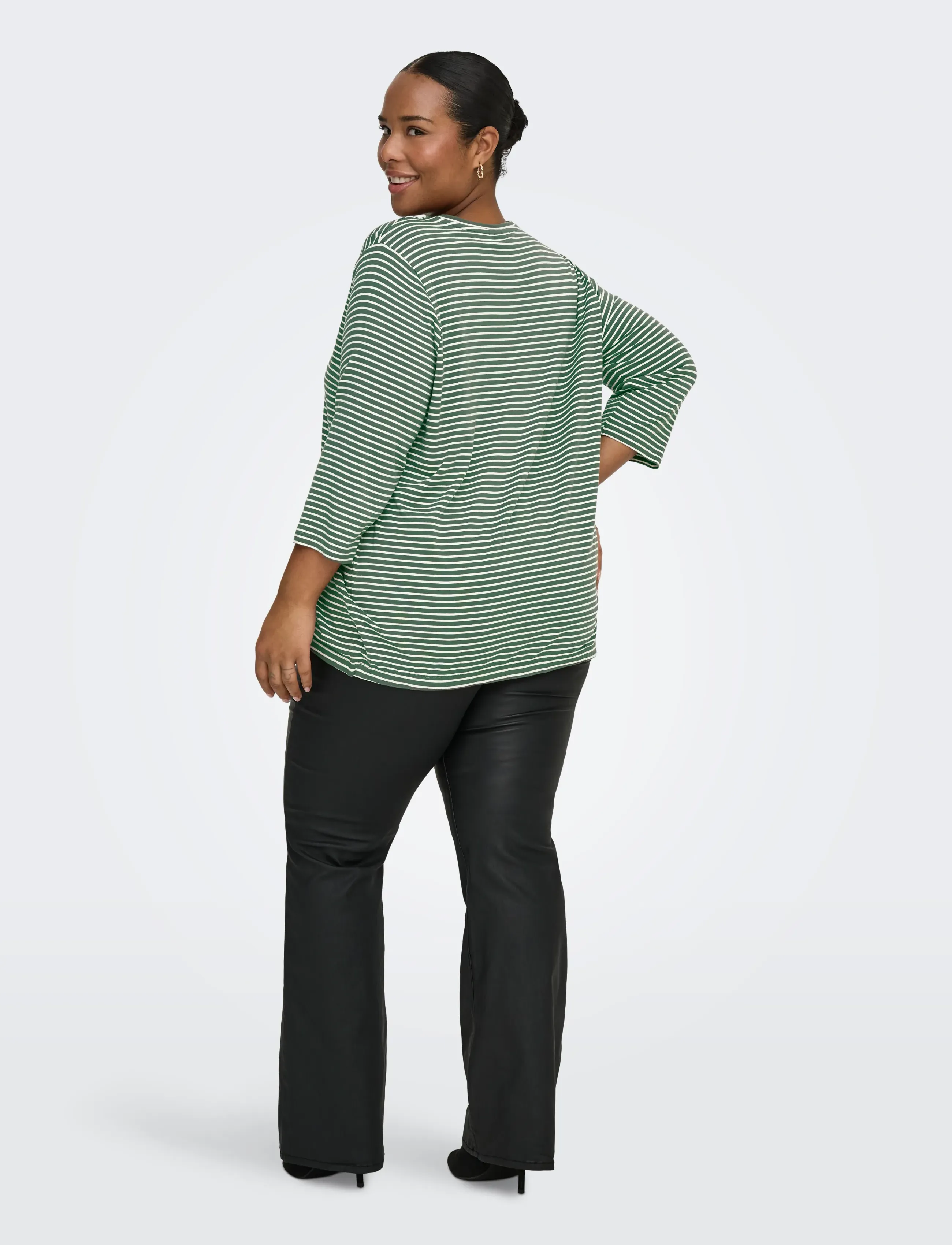 ONLY Carmakoma - CARLINA 3/4 SLEEVE V-NECK BLOUSE JRS - laurel wreath - 3