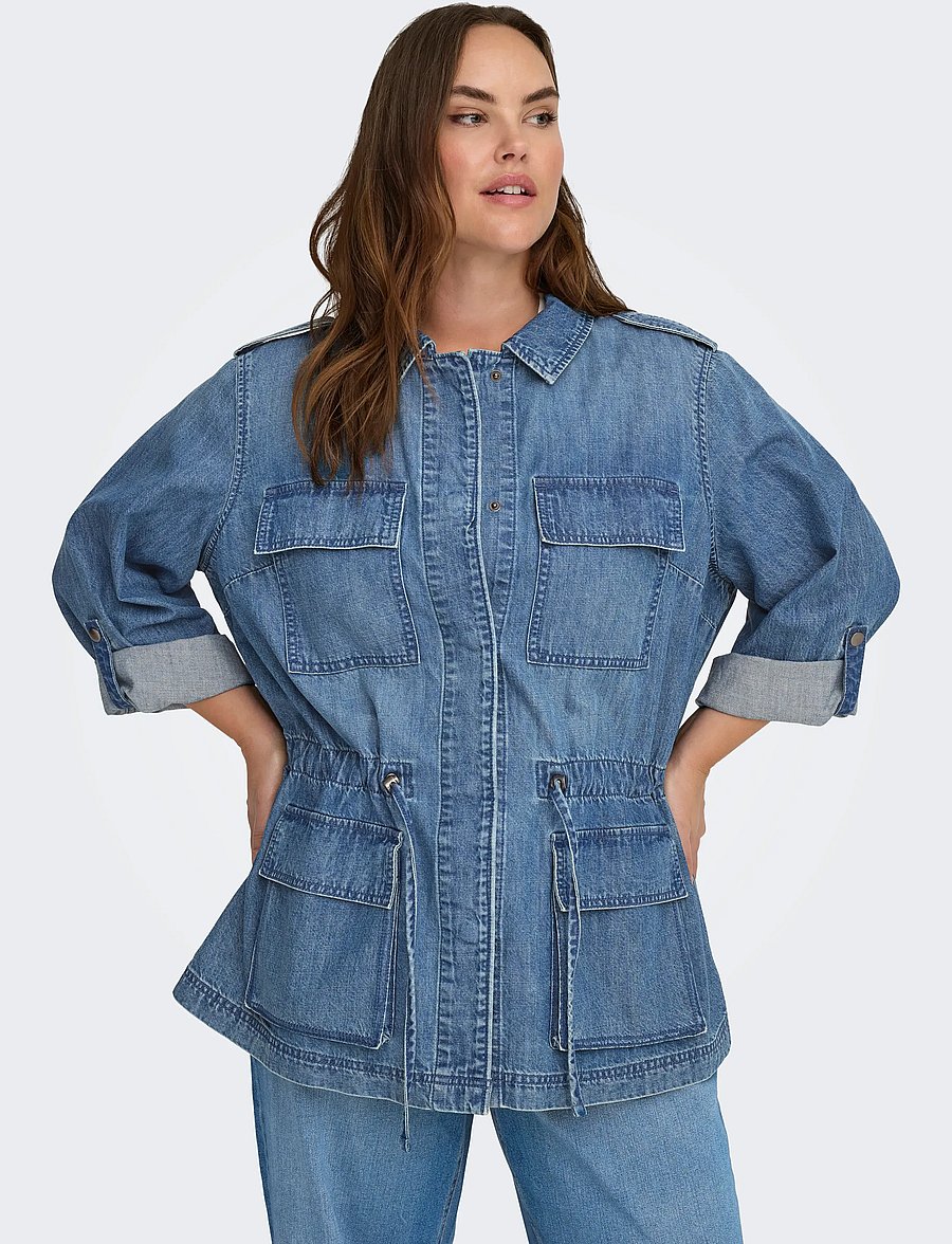 ONLY Carmakoma - CARKENYA L/S UTILITY DNM JKT AKM - vorjakkar - medium blue denim - 4