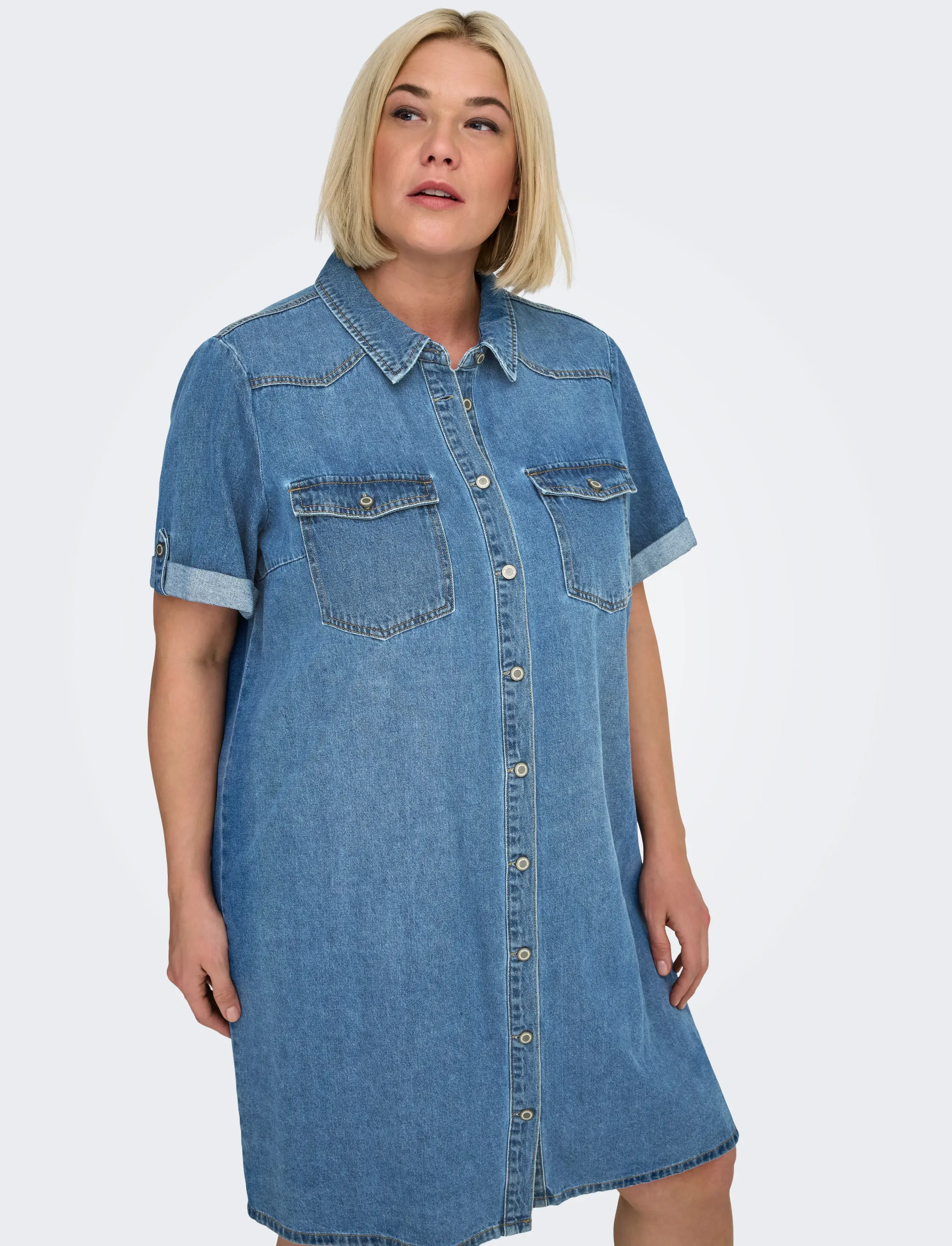 ONLY Carmakoma - CARLISA S/S DNM DRESS GUA NOOS - robes chemises - medium blue denim - 4