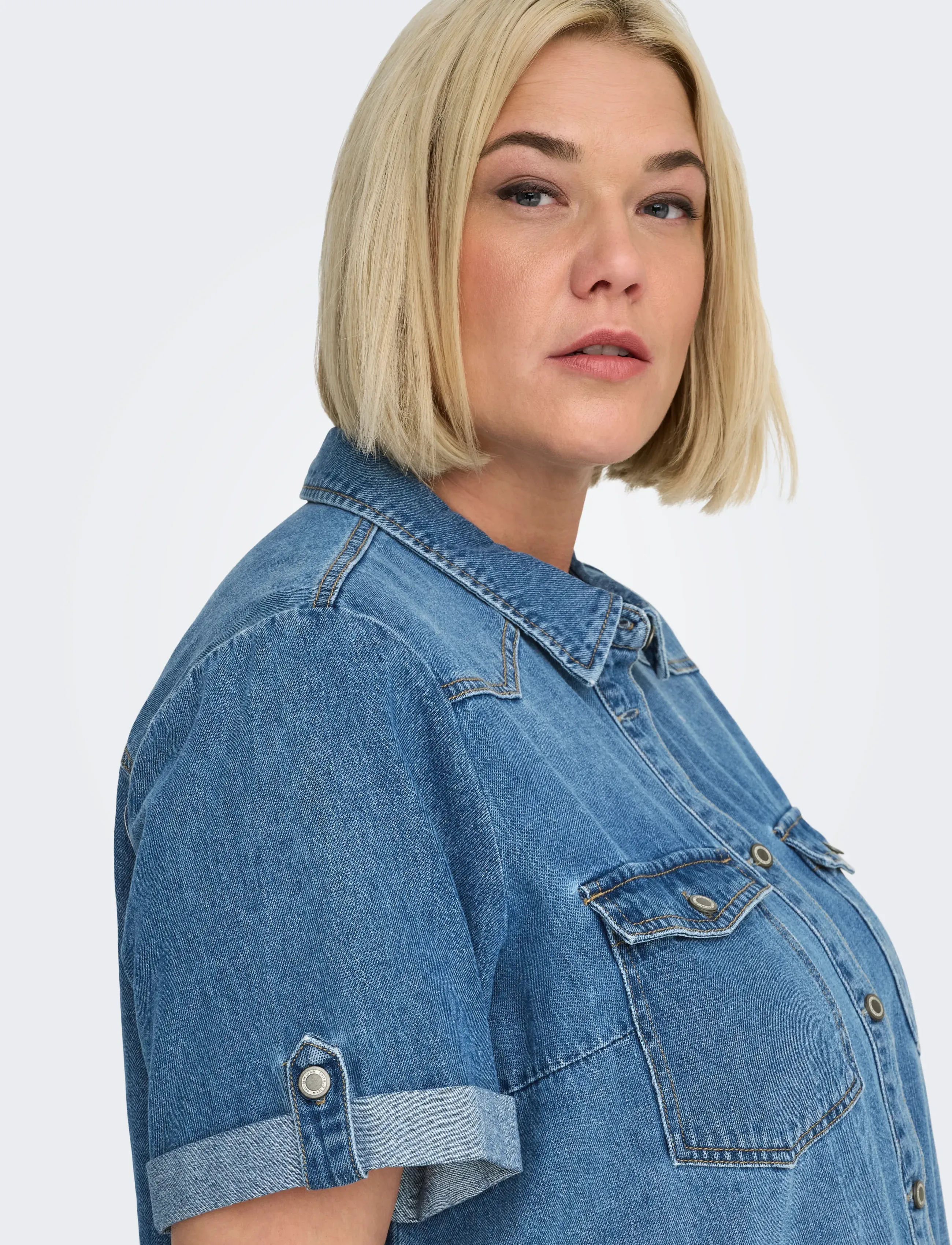 ONLY Carmakoma - CARLISA S/S DNM DRESS GUA NOOS - robes chemises - medium blue denim - 5