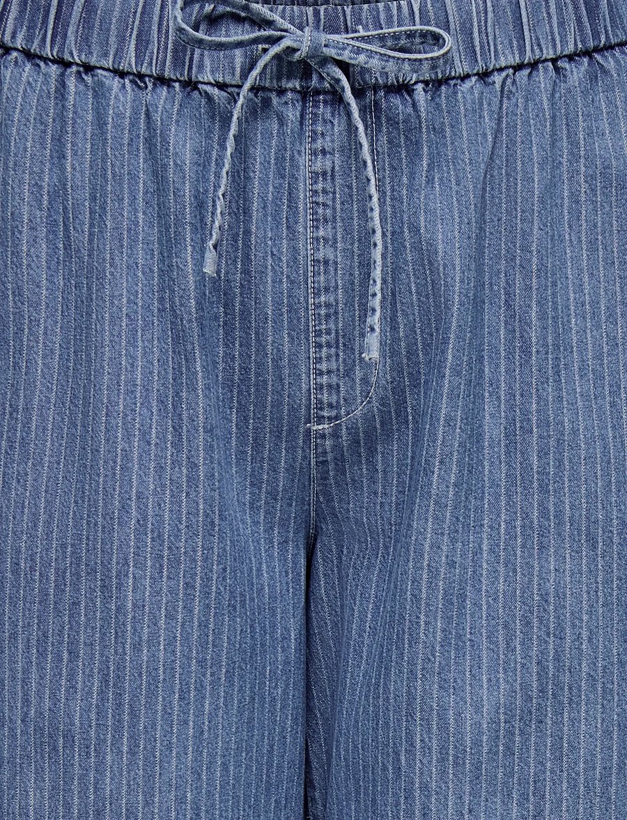 ONLY Carmakoma - CARYASMIN HW STRIPE PANTS DNM - bukser med lige ben - medium blue denim - 3