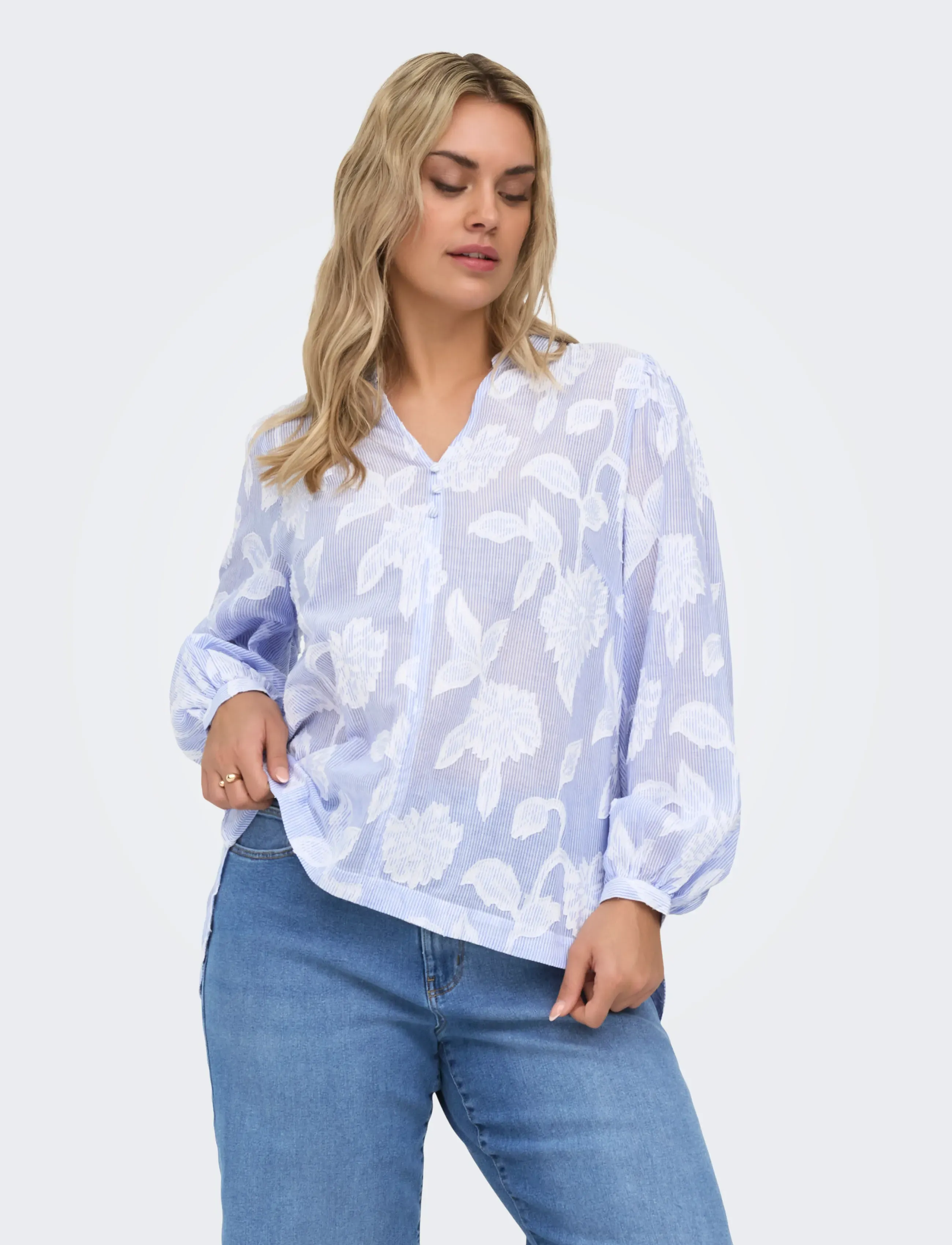 ONLY Carmakoma CARTORRA L/S V-NECK STRIPE TOP WVN - Blusen - CASHMERE BLUE / blue