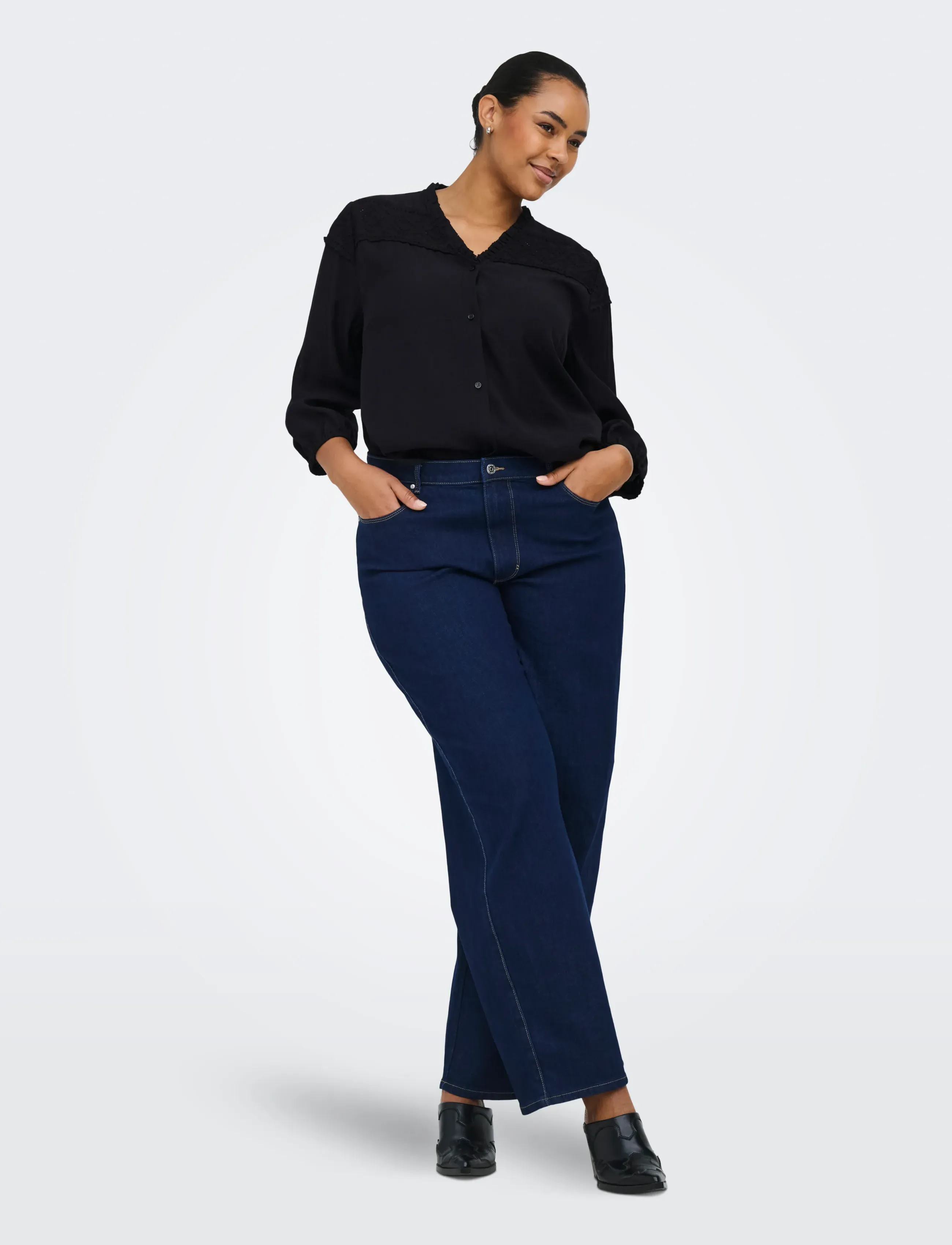 ONLY Carmakoma - CARSIMME 3/4 V-NECK SHIRT WVN - langærmede bluser - black - 4