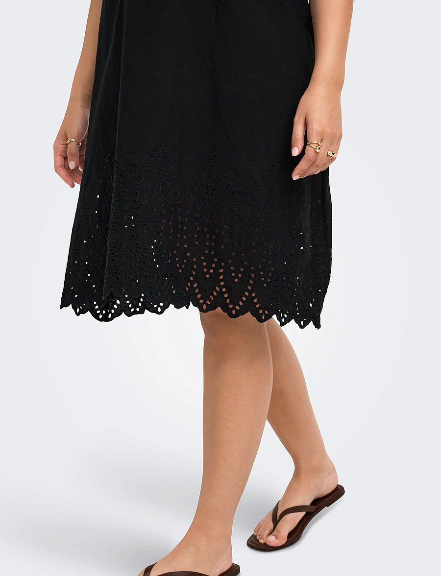 ONLY Carmakoma - CARTULUM EMB S/S DRESS WVN - konfirmation - black - 5