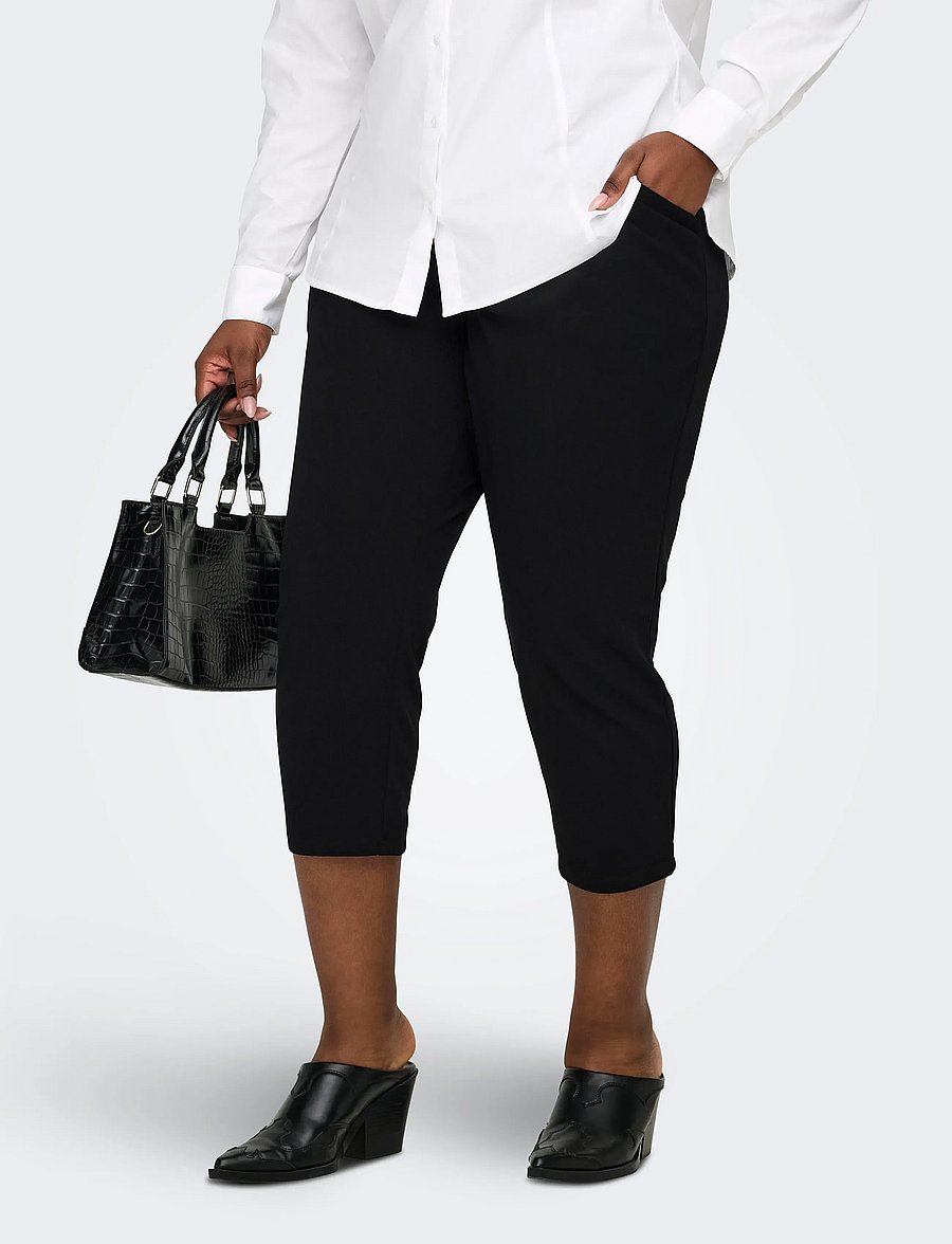 ONLY Carmakoma - CARSANIA BUTTON CAPRI JRS PNT NOOS - caprihose - black - 0