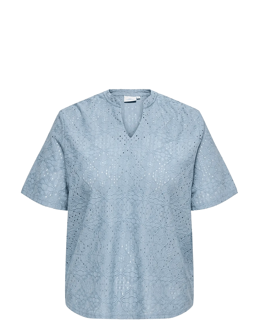 ONLY Carmakoma - CARHELLEN S/S V-NECK BLOUSE JRS - kortærmede bluser - faded denim - 1