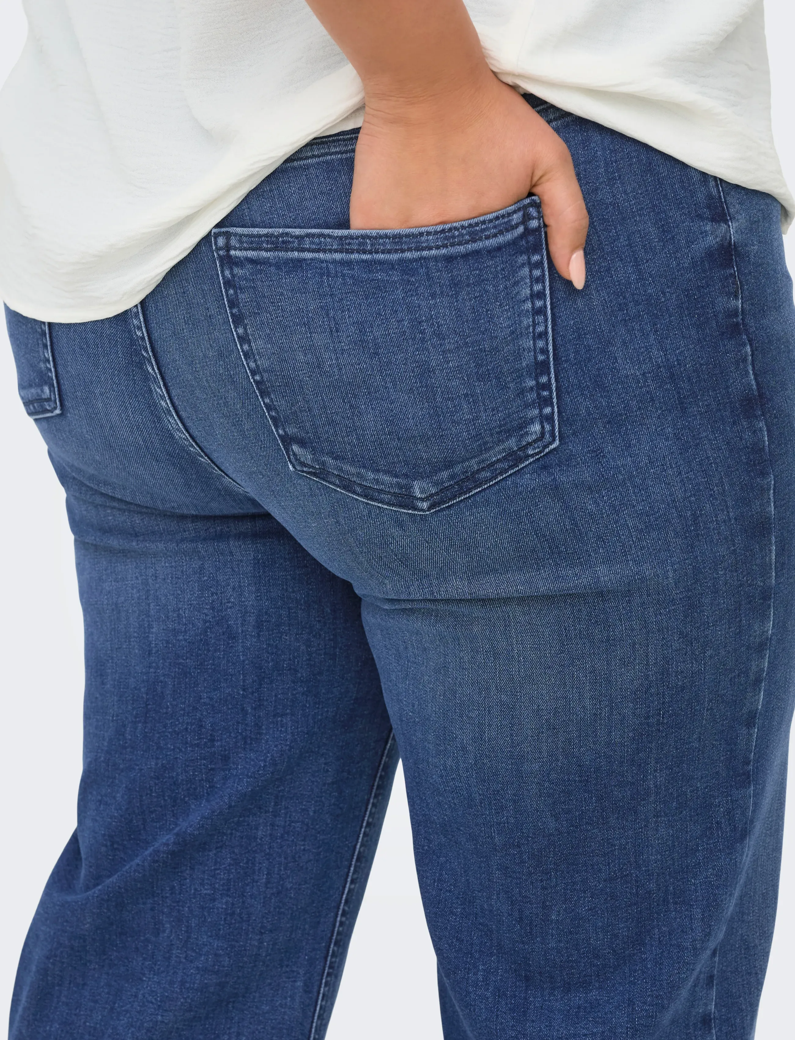 ONLY Carmakoma - CARWILLY HW CROP WIDE REA096 - slim fit -farkut - medium blue denim - 5