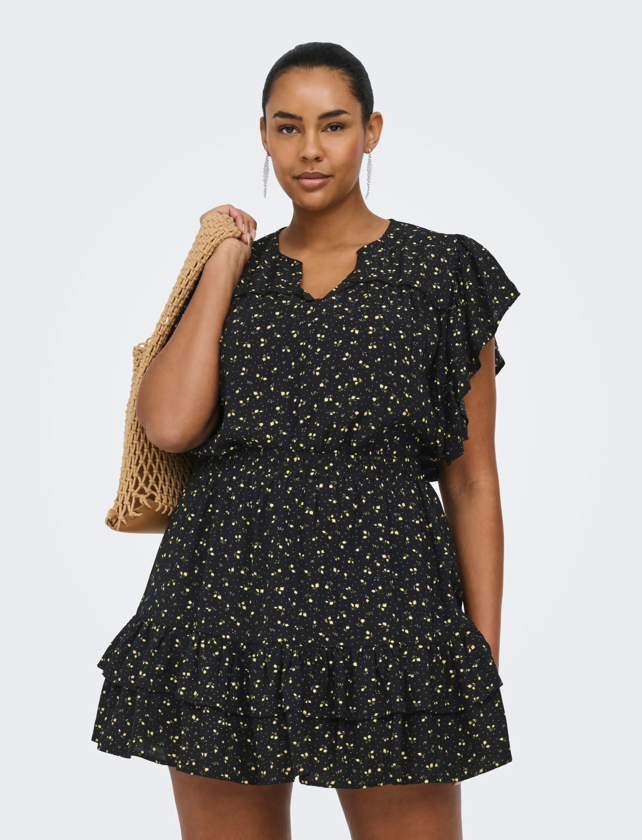 ONLY Carmakoma CARALBERTHE S/S V-NECK TOP AOP - Blusen & Hemden - BLACK / black