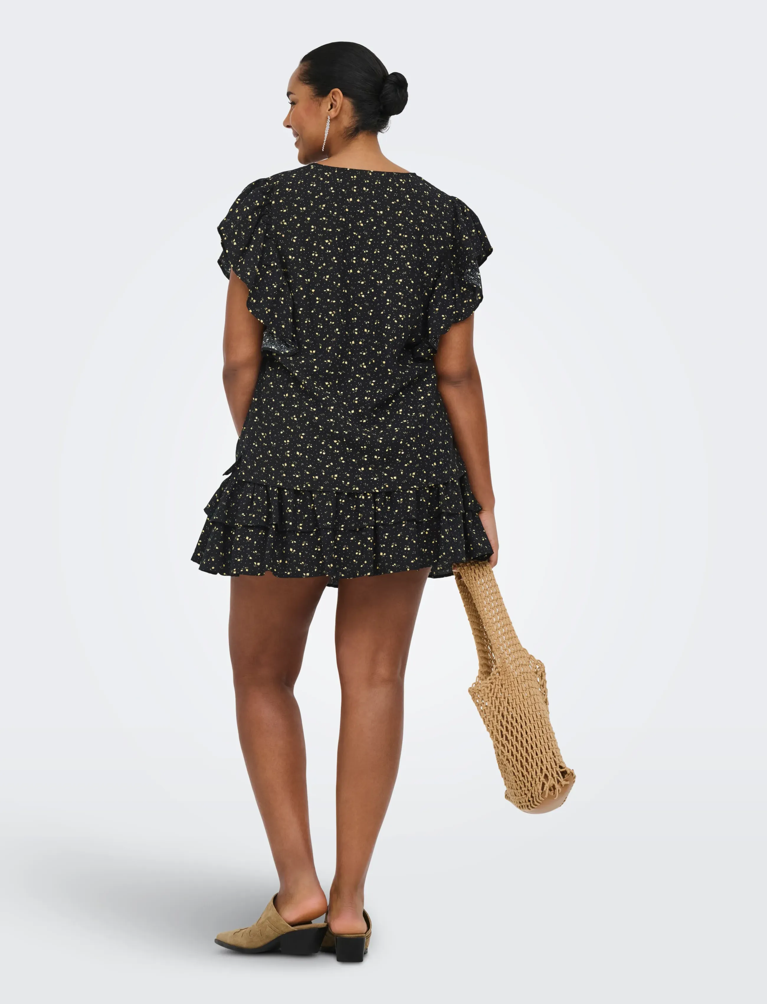 ONLY Carmakoma - CARALBERTHE S/S V-NECK TOP AOP - stutterma blússur - black - 3