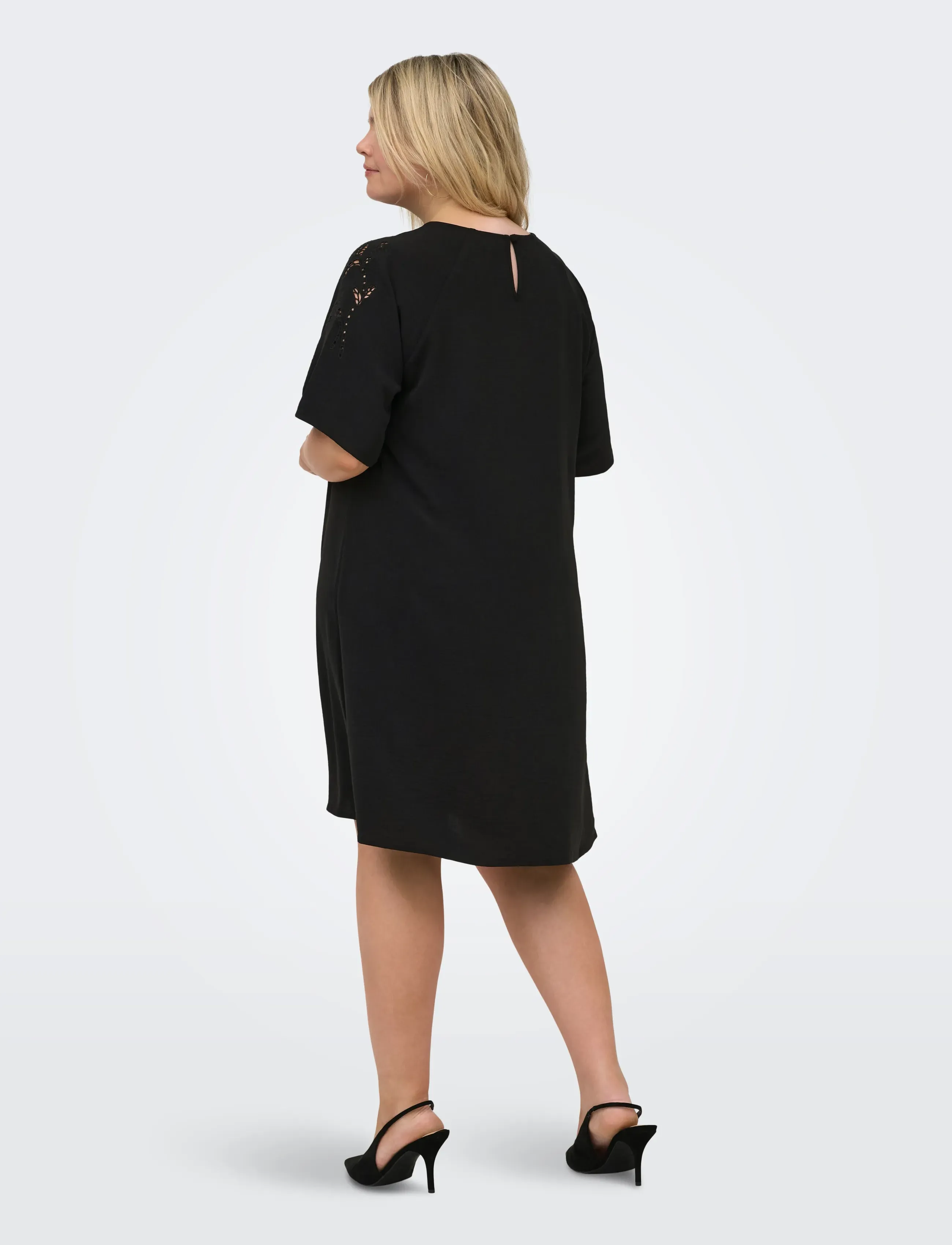 ONLY Carmakoma - CAREVALOU METTA 2/4 KNEE DRESS WVN - midikleider - black - 3