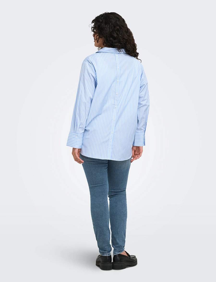 ONLY Carmakoma - CAROREGON ALVA LS BACK BTN SHIRT WVN - långärmade skjortor - soft chambray - 3