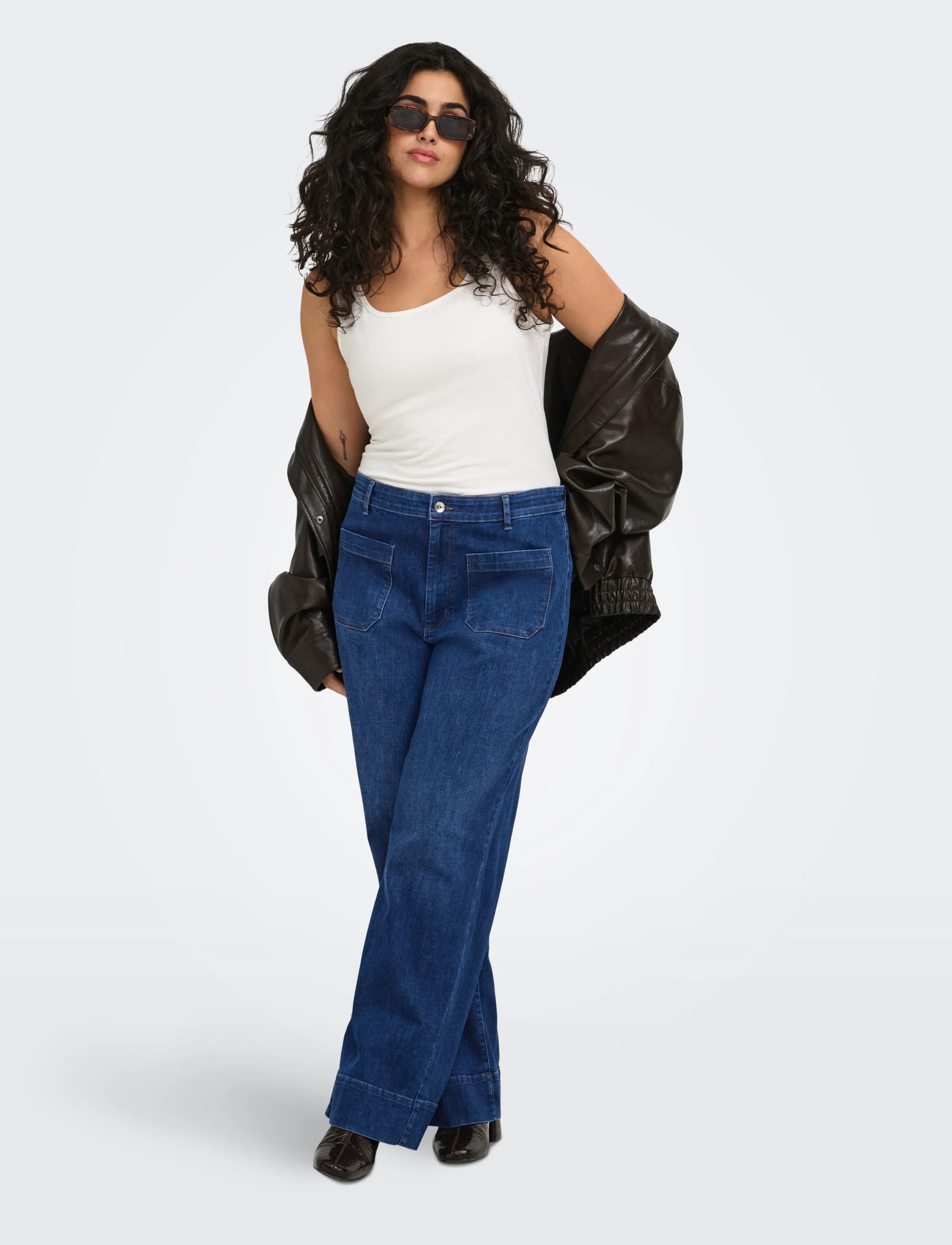 ONLY Carmakoma - CARMADISON-WAUW HW POCKET WIDE BOX NOOS - dark blue denim - 4