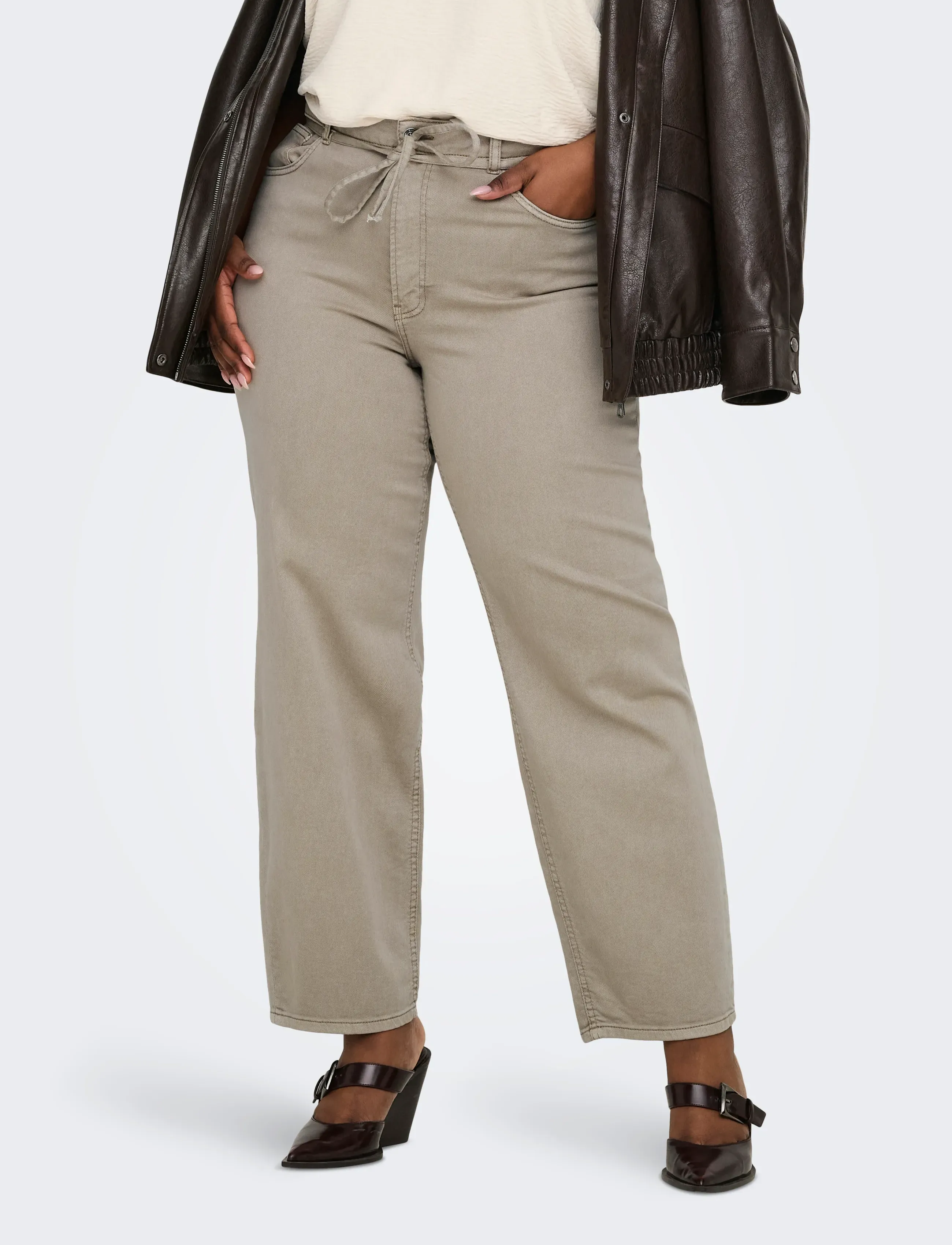 ONLY Carmakoma CARHILLA GIANNA MW STRAIGHT PANT - Kläder - SILVER MINK / brown