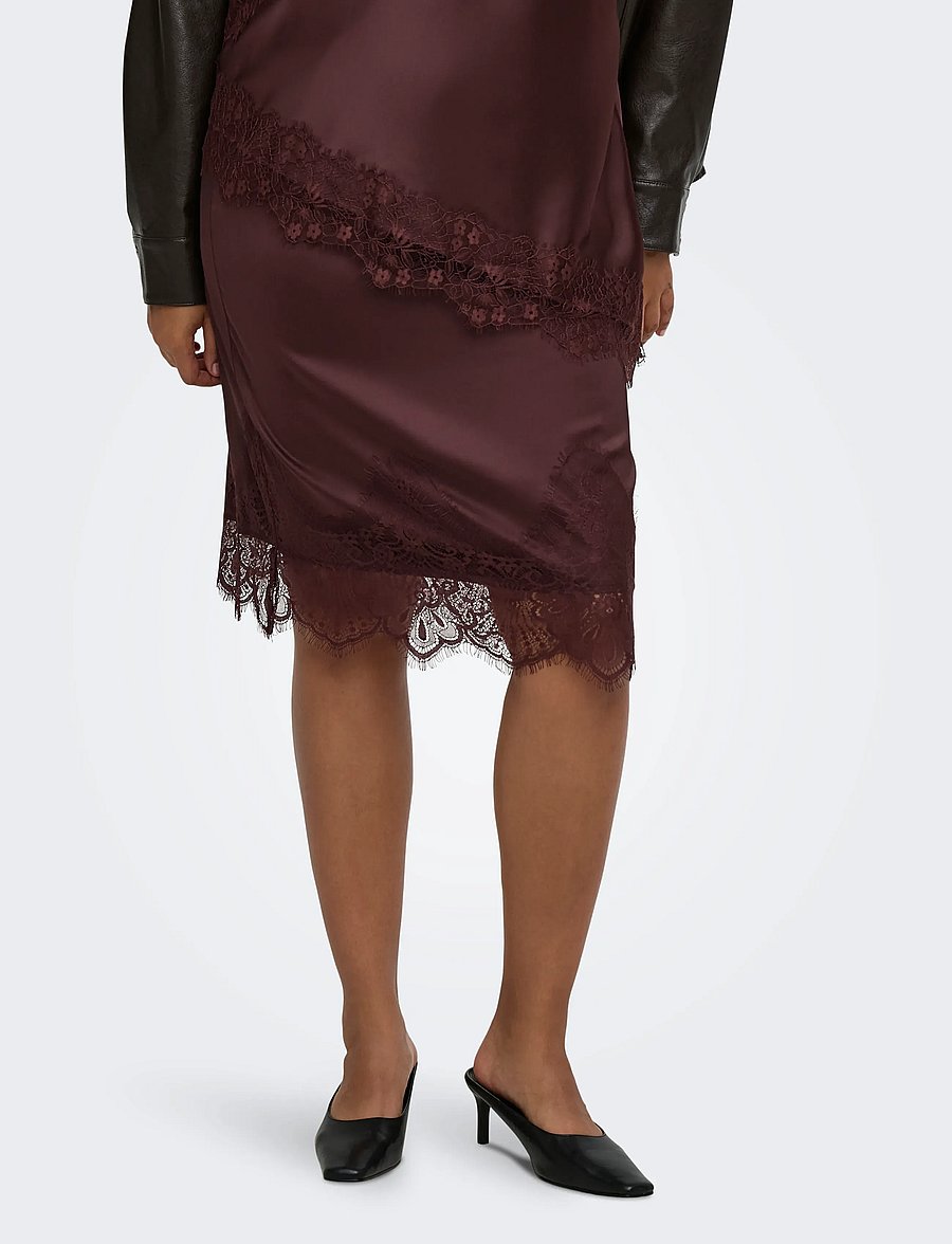 ONLY Carmakoma - CARINDONA MIDI LACE SATIN SKIRT WVN - satiinseelikud - chocolate torte - 0