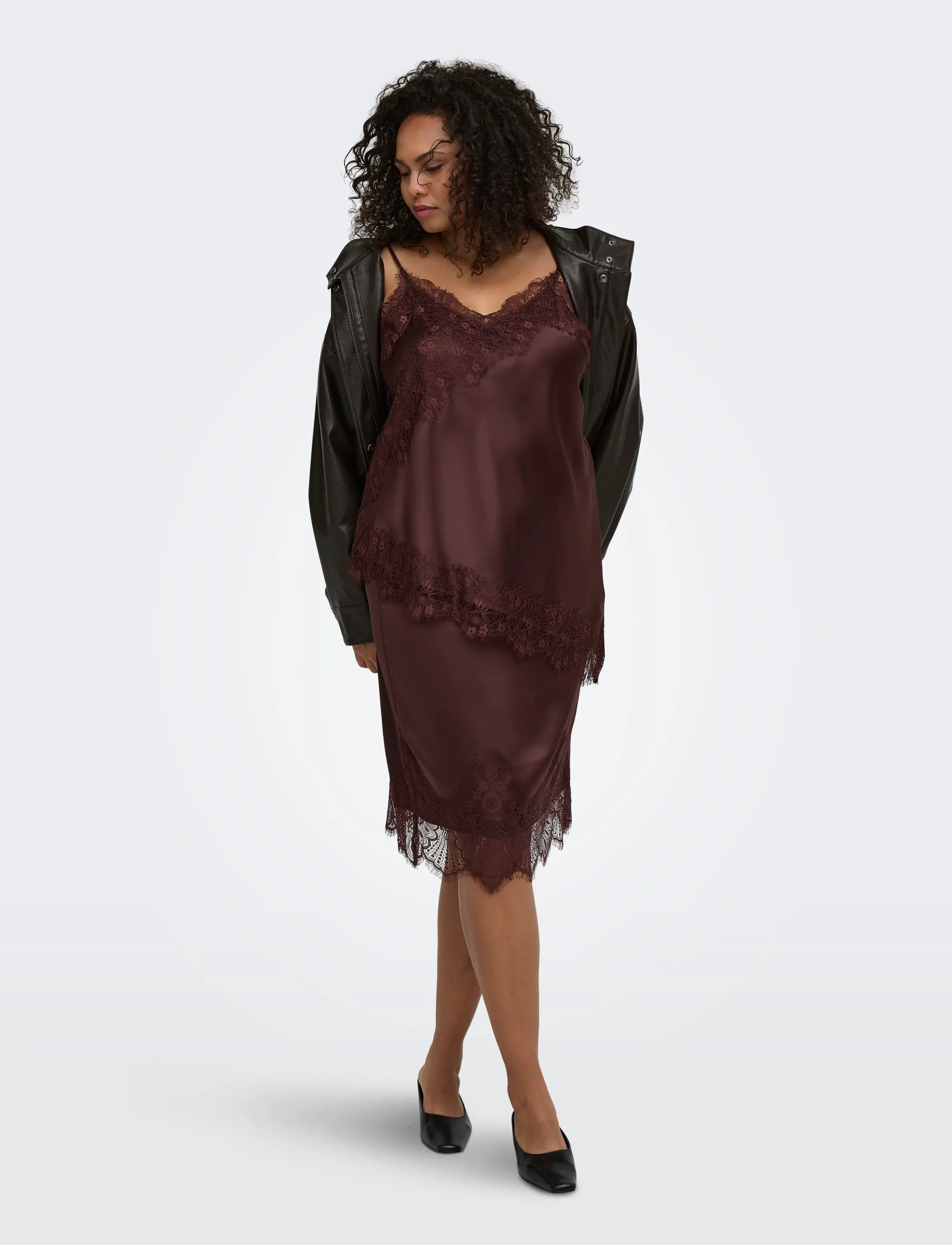 ONLY Carmakoma - CARINDONA MIDI LACE SATIN SKIRT WVN - satinröcke - chocolate torte - 4