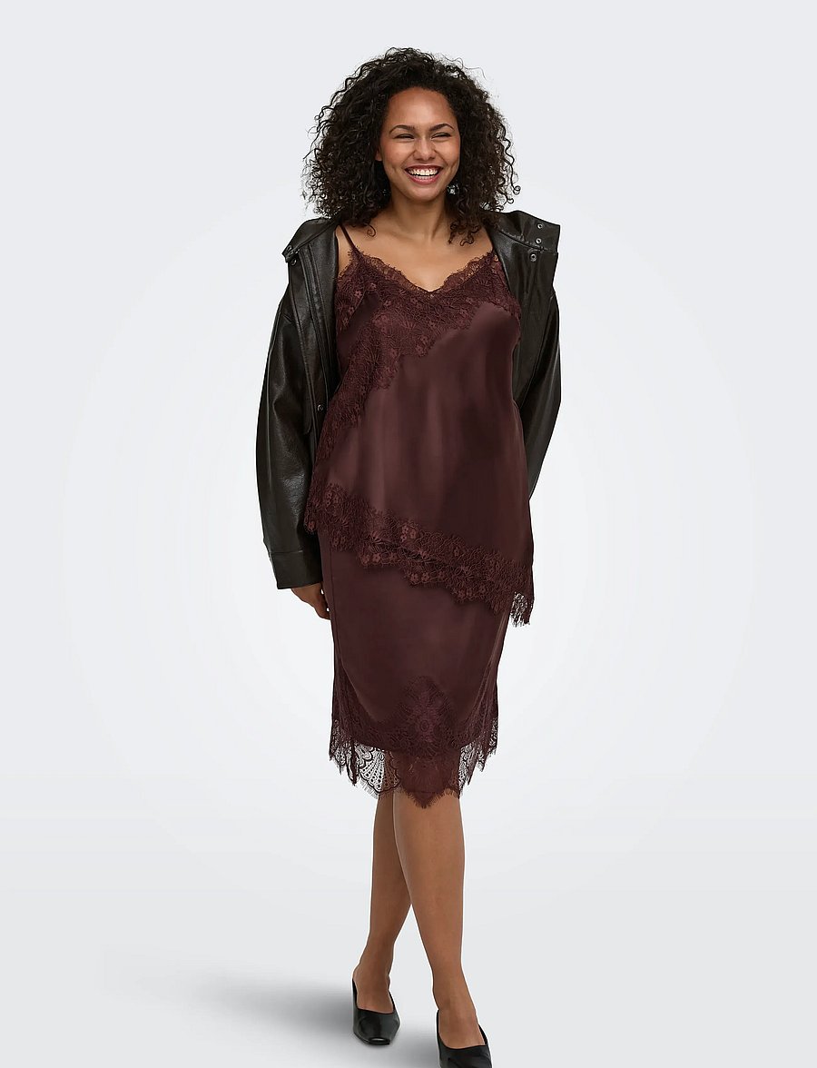 ONLY Carmakoma - CARINDONA MIDI LACE SATIN SKIRT WVN - satiinseelikud - chocolate torte - 5