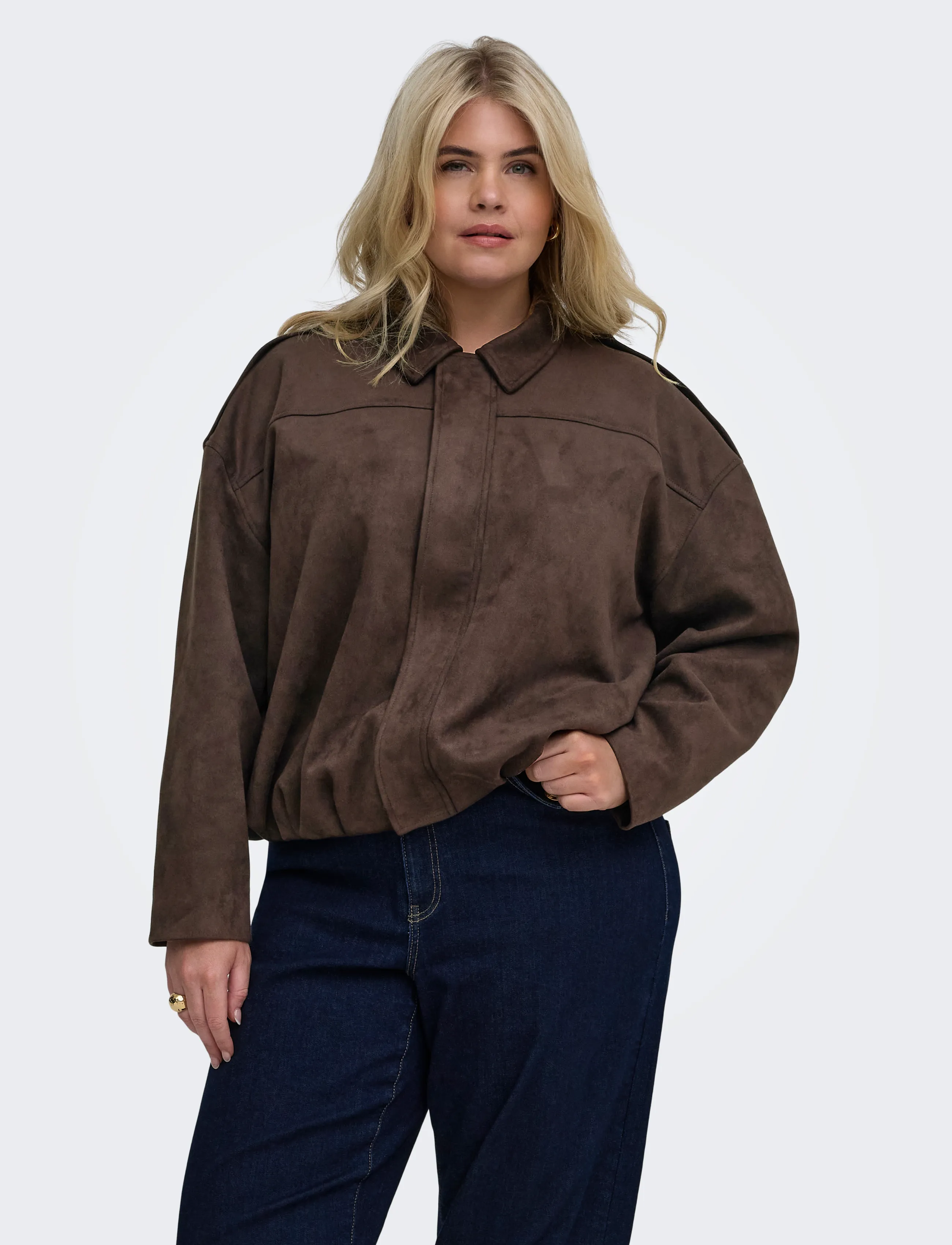 ONLY Carmakoma CARMOON-STINA L/S FAUX SUEDE BOMBER OTW - Efterårsjakker - CHOCOLATE TORTE / brown
