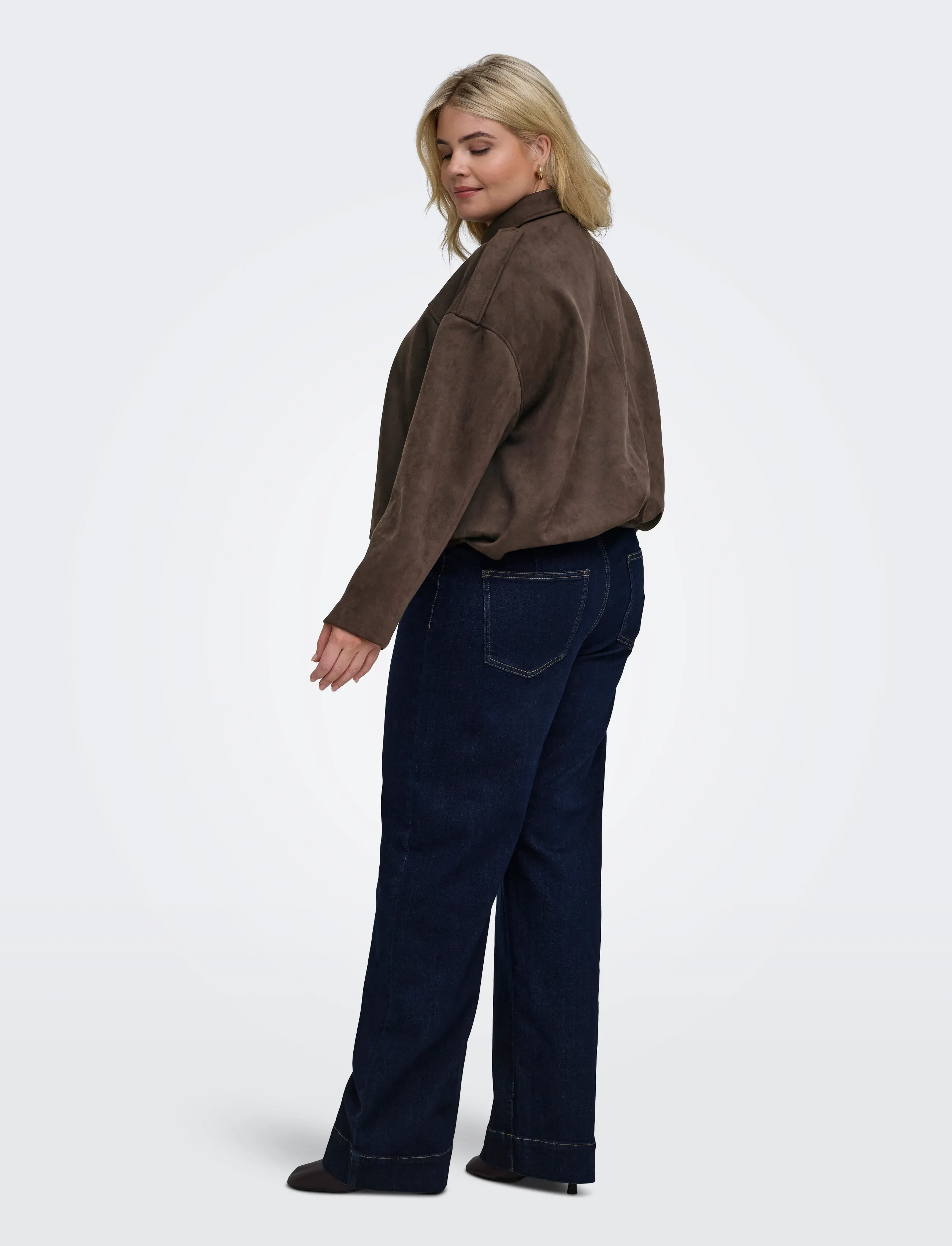 ONLY Carmakoma - CARMOON-STINA L/S FAUX SUEDE BOMBER OTW - chocolate torte - 3