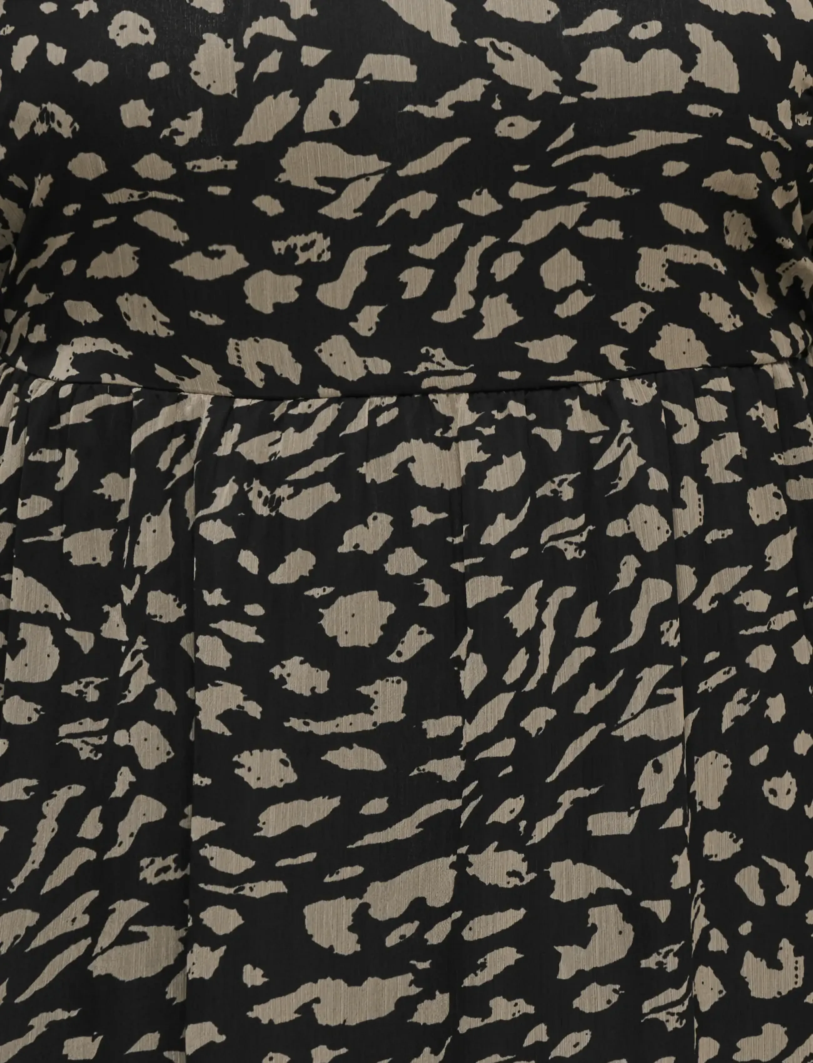 ONLY Carmakoma - CARASTA L/S V-NECK MINI DRESS AOP - black - 2