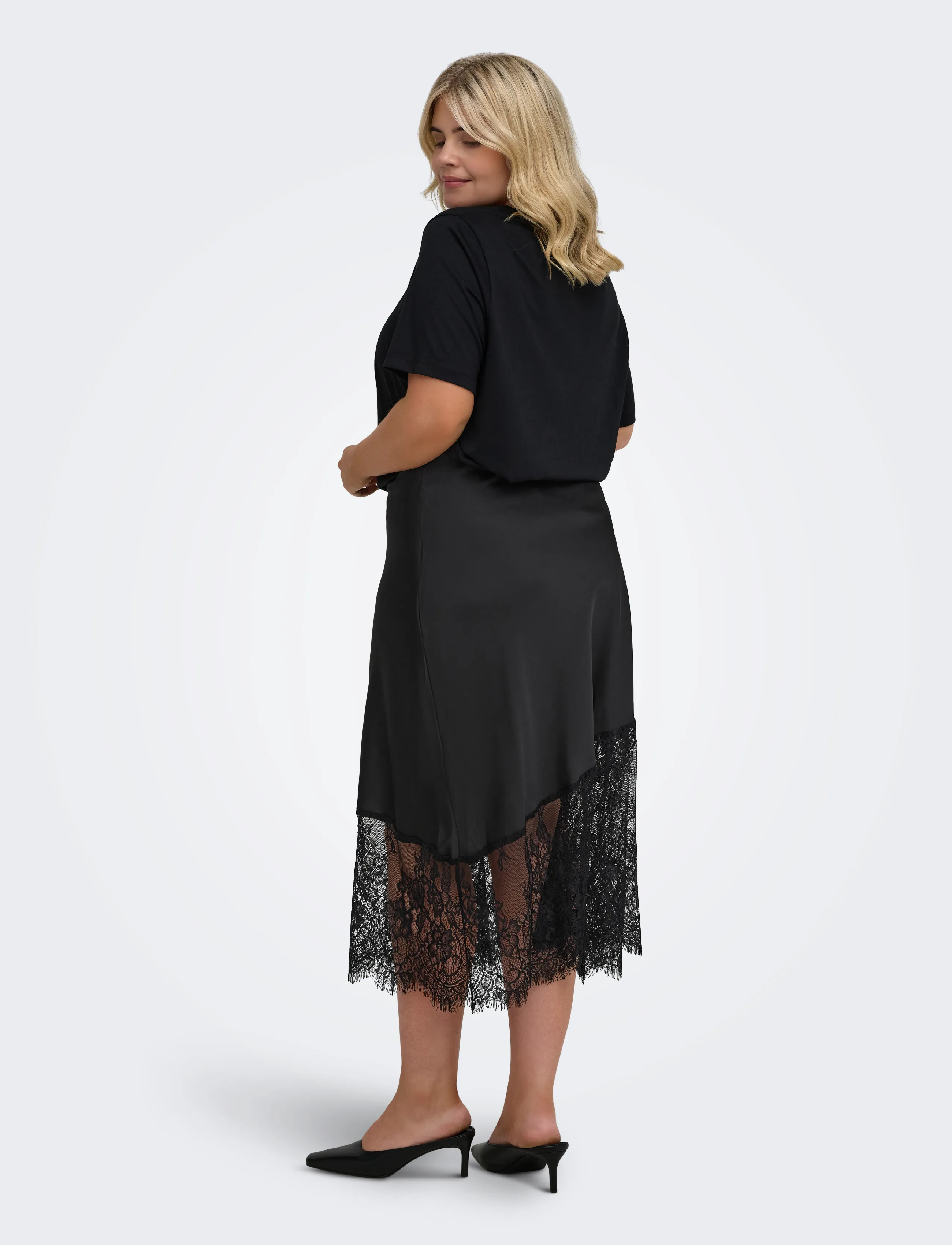 ONLY Carmakoma - CAREMILY MIDAXI ASYM LACE SKIRT WVN VP - satinröcke - black - 5