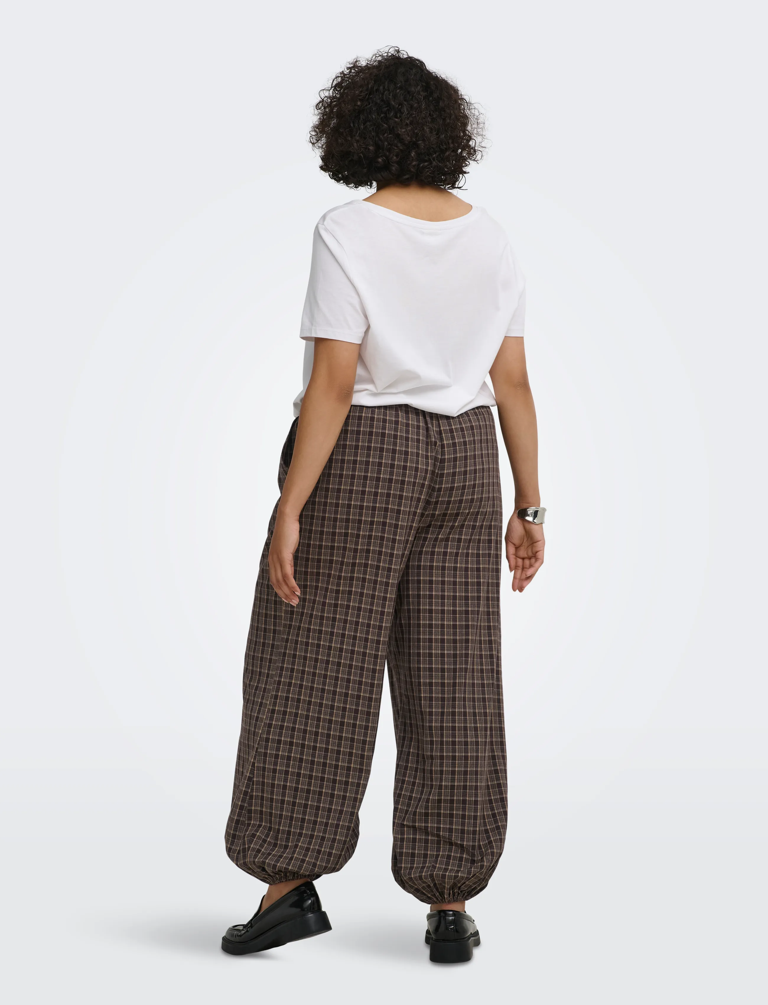 ONLY Carmakoma - CARYUNA BALLOON CHECK PANT PNT VP - chocolate torte - 3