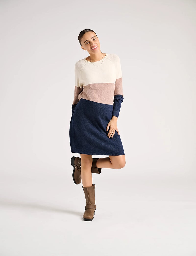 Only Maternity - OLMLILLO L/S DRESS KNT NOOS - knitted dresses - whitecap gray - 0