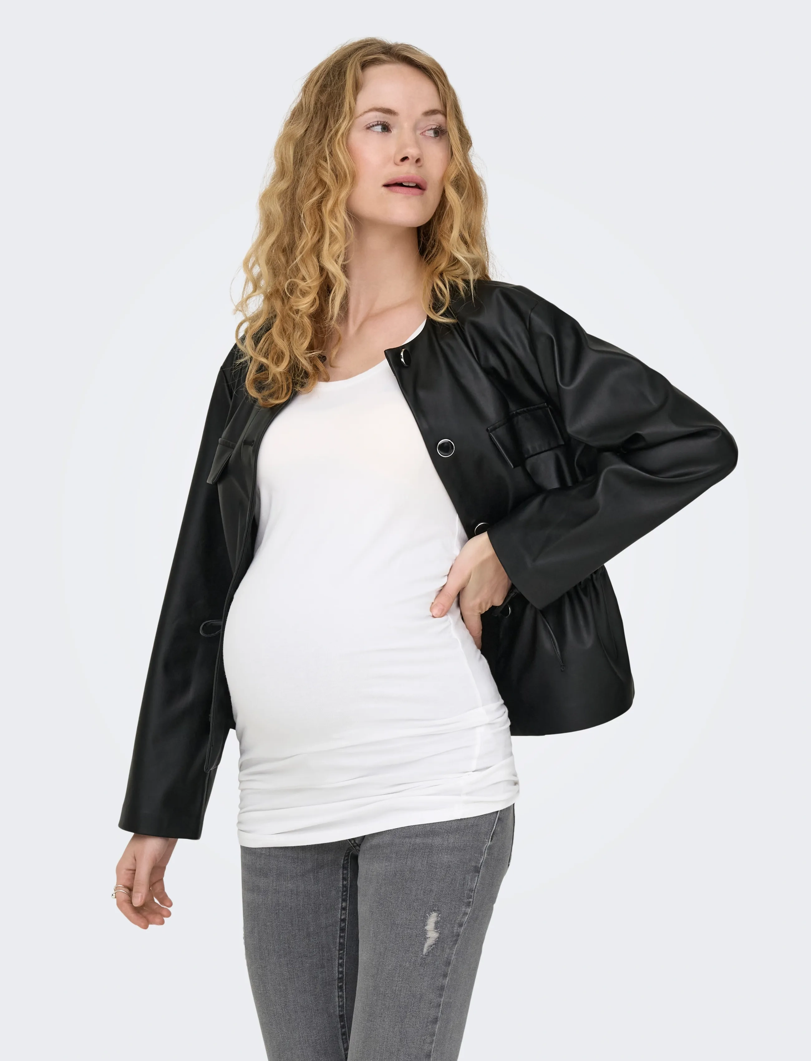 Only Maternity OLMLOVELY LIFE LONG TOP TT 2PCK JRS NOOS - T-shirts & Toppe - BLACK / black