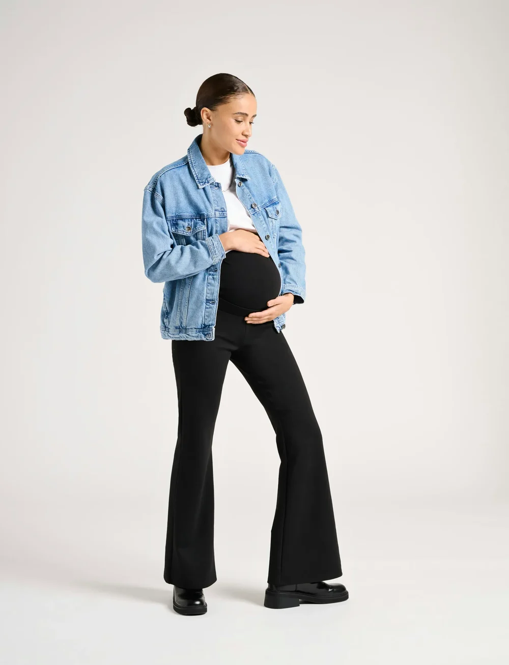 Only Maternity - OLMFEVER STRETCH FLAIRED PANTS JRS NOOS - schlaghose - black - 0