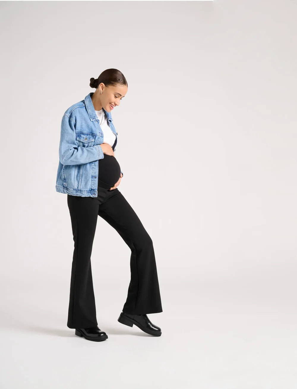 Only Maternity - OLMFEVER STRETCH FLAIRED PANTS JRS NOOS - schlaghose - black - 3