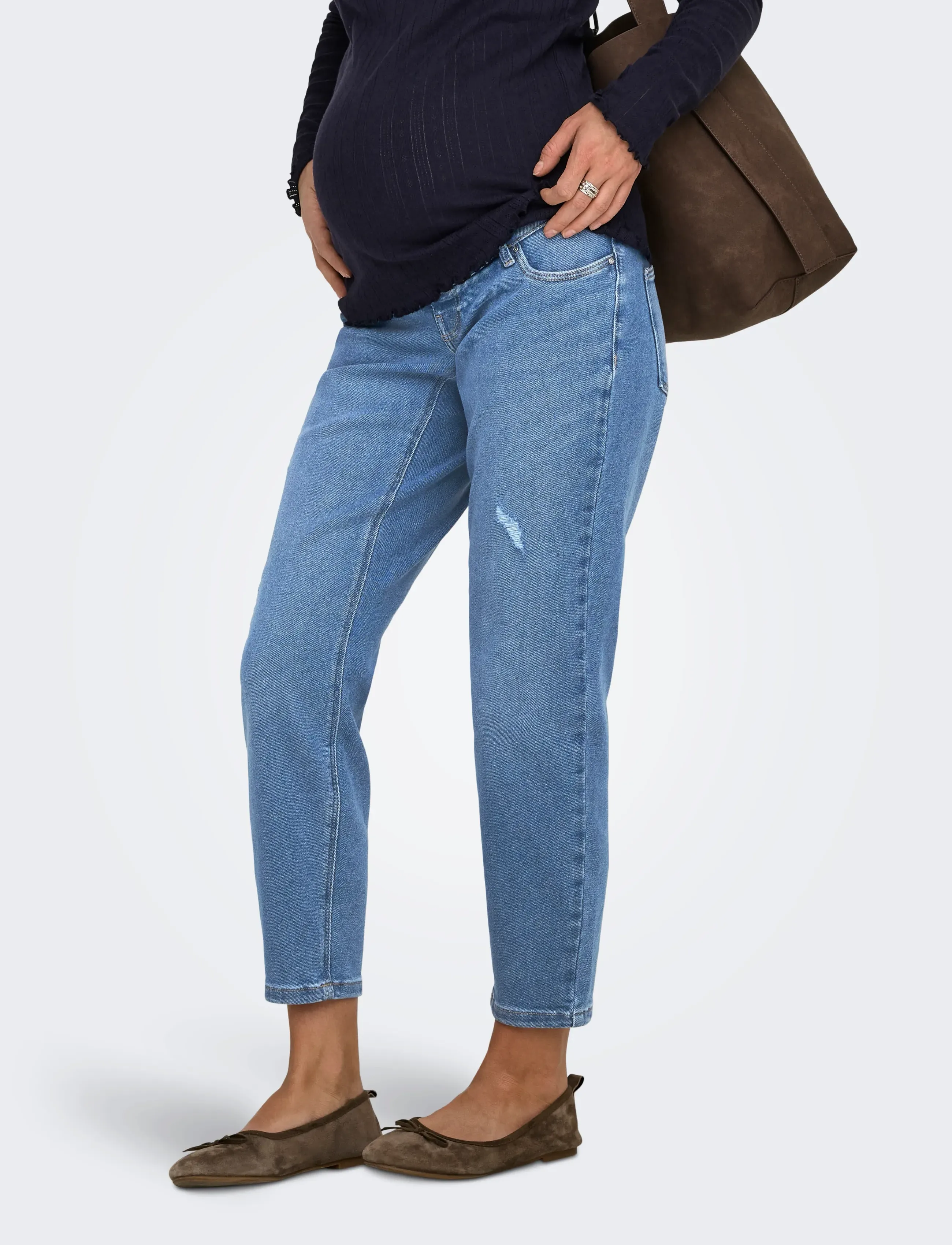Only Maternity OLMCATWALK HW MOM AK DES DNM PIM040 NOOS - Mom jeans - LIGHT BLUE BLEACHED DENIM / blue