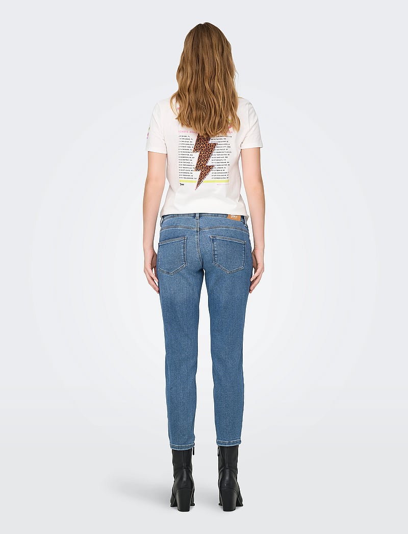 Only Maternity - OLMCATWALK HW MOM AK DES DNM PIM040 NOOS - sirge säärega teksad - light blue denim - 3