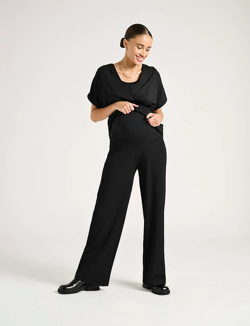 Only Maternity - OLMEMMA WIDE PANT JRS - hosen mit weitem bein - black - 0
