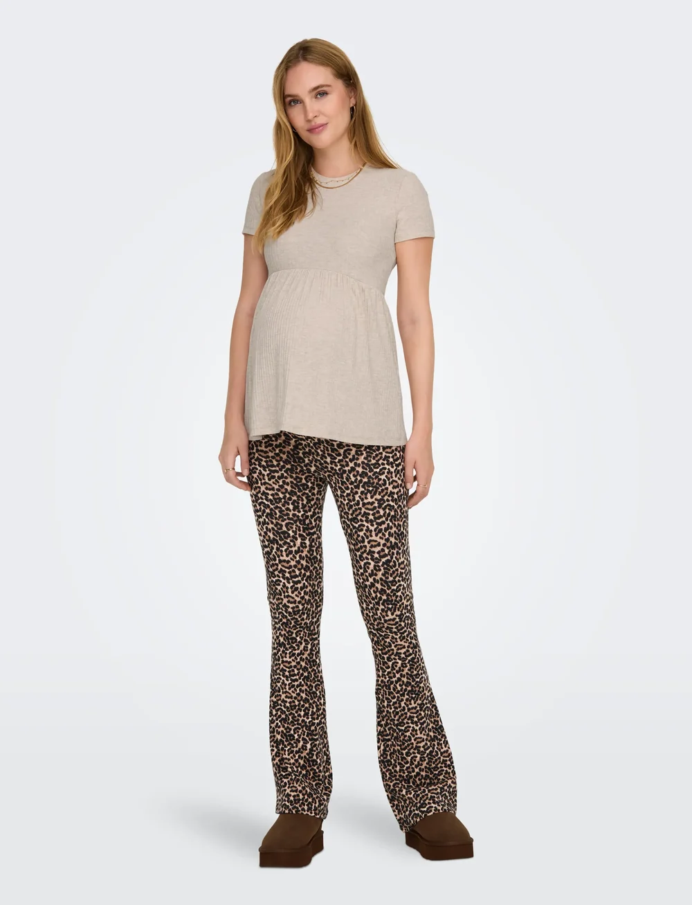 Only Maternity - OLMLOVELY LEO FLARED PANT JRS - nederdelar - sand - 0